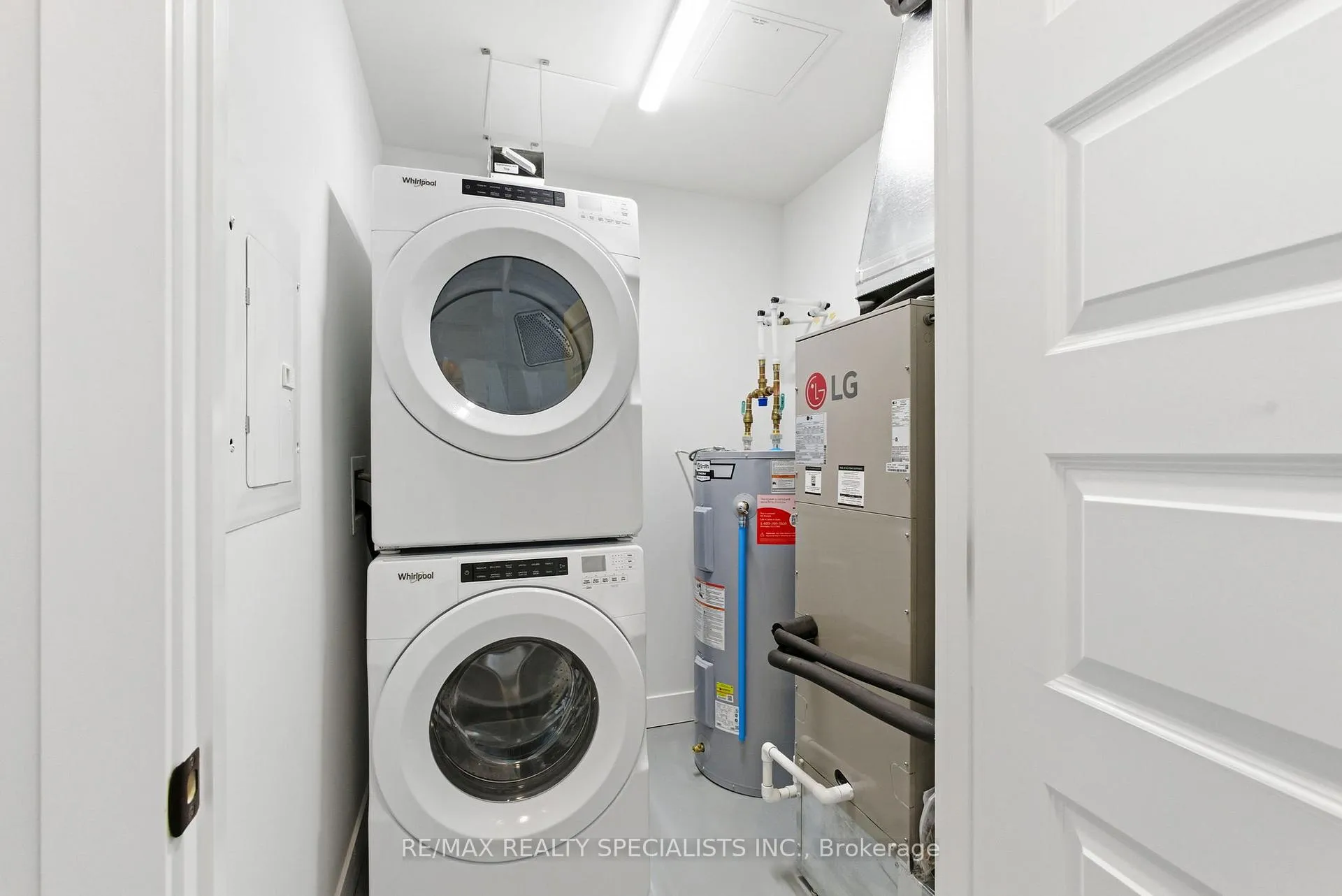 Photo 8 of Unit 516, 1100 Lackner Place, Kitchener — HOMEH