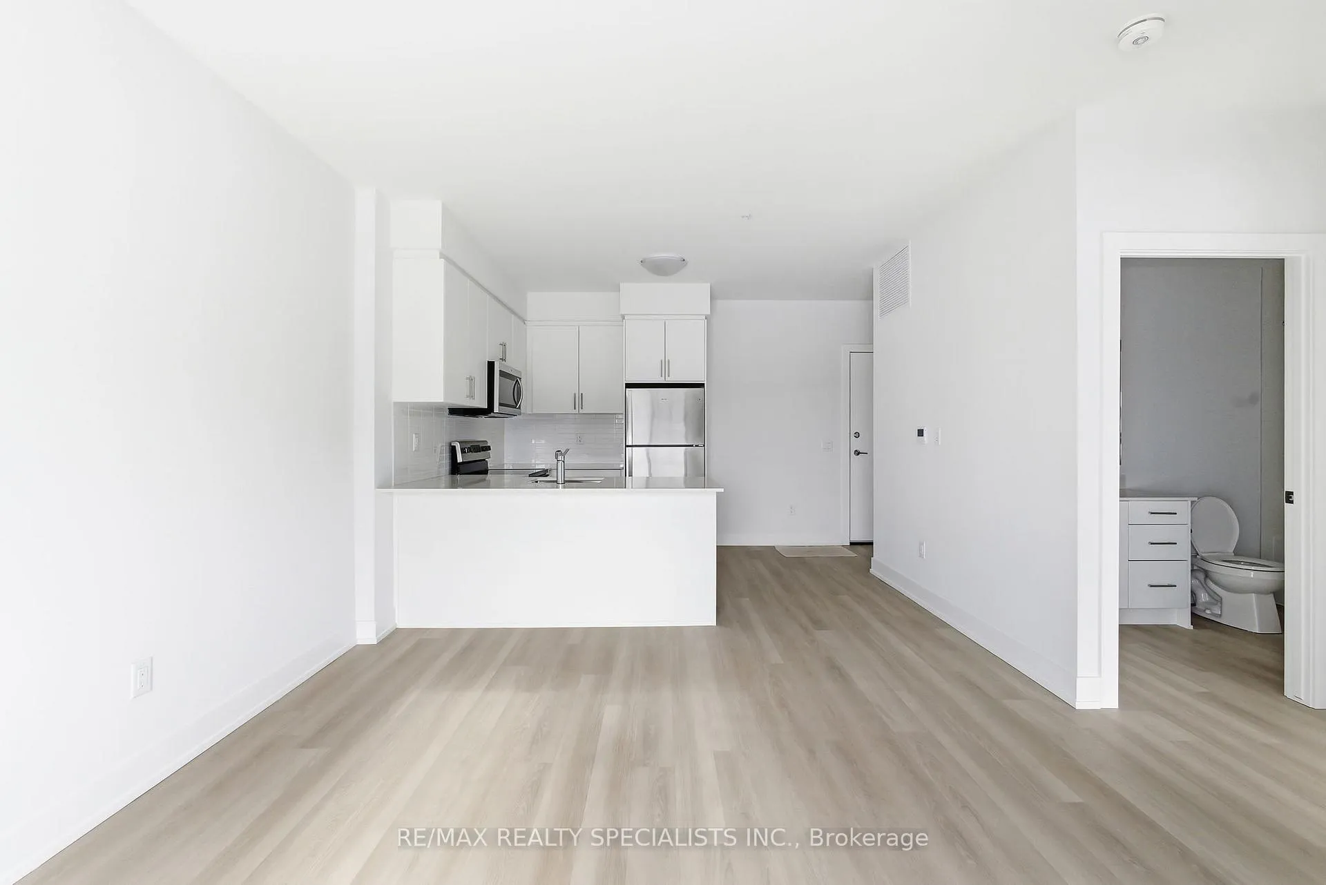 Photo 10 of Unit 516, 1100 Lackner Place, Kitchener — HOMEH