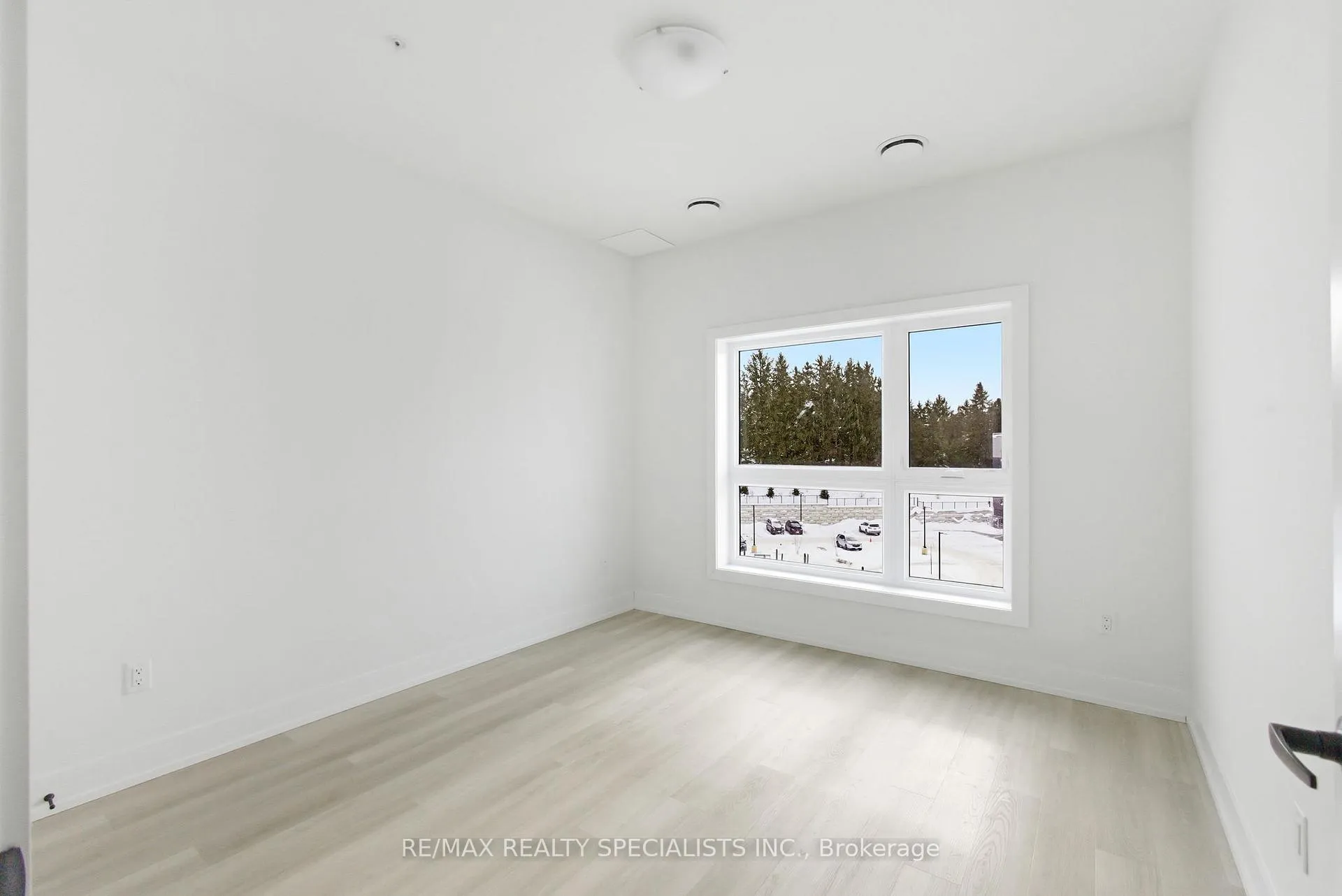 Photo 12 of Unit 516, 1100 Lackner Place, Kitchener — HOMEH