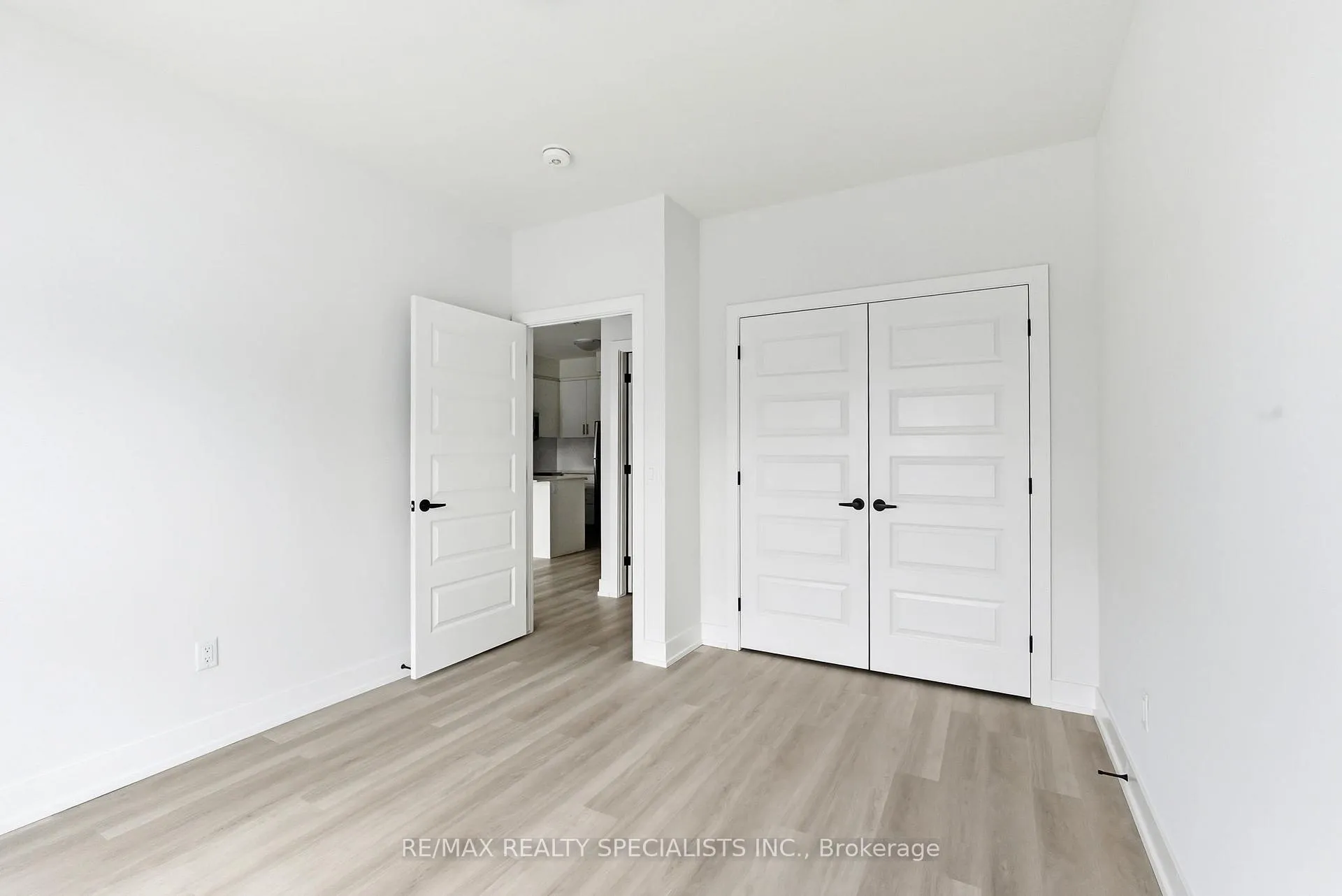 Photo 13 of Unit 516, 1100 Lackner Place, Kitchener — HOMEH