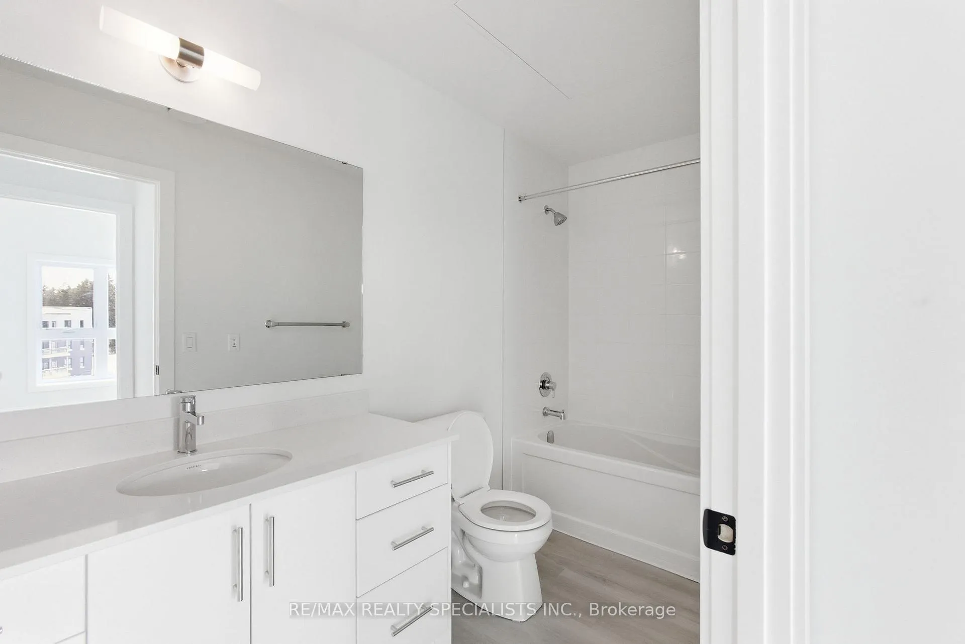 Photo 15 of Unit 516, 1100 Lackner Place, Kitchener — HOMEH