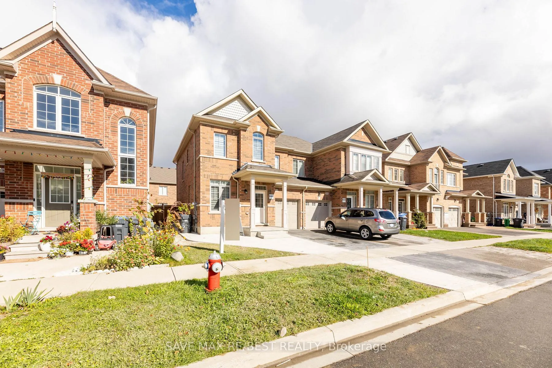 Photo 2 of 88 Truro Circle, Brampton, Bram West — HOMEH