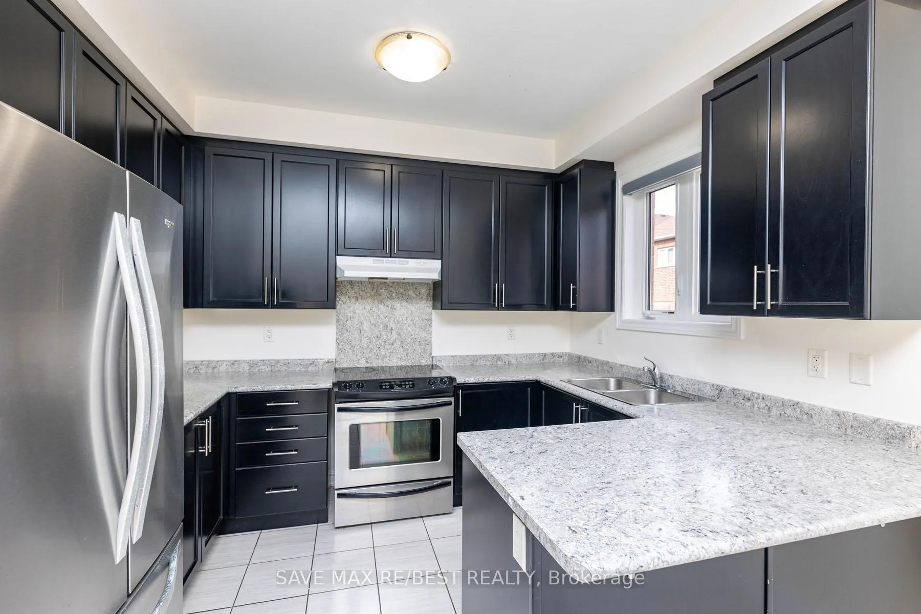 Photo 12 of 88 Truro Circle, Brampton, Bram West — HOMEH