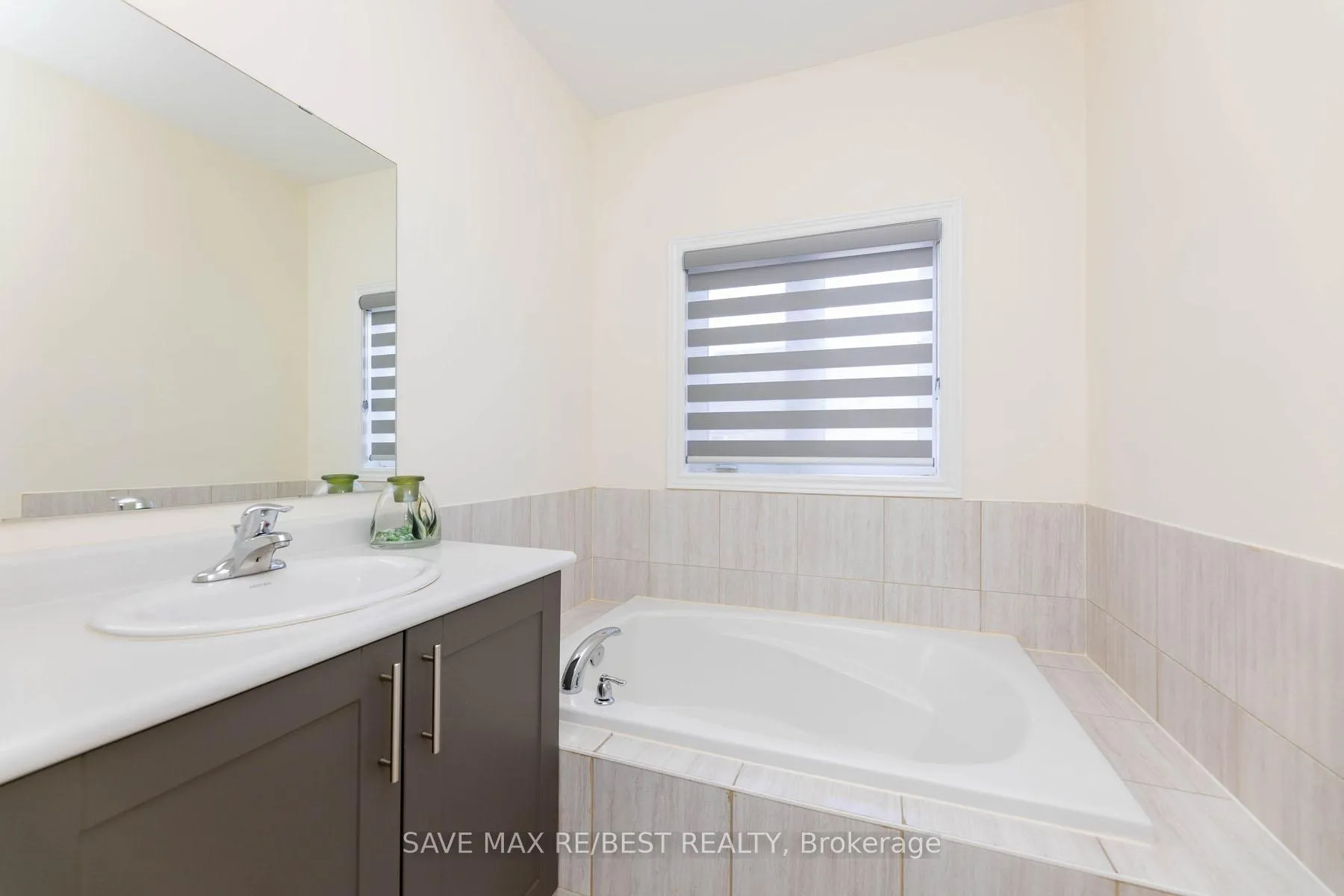 Photo 23 of 88 Truro Circle, Brampton, Bram West — HOMEH
