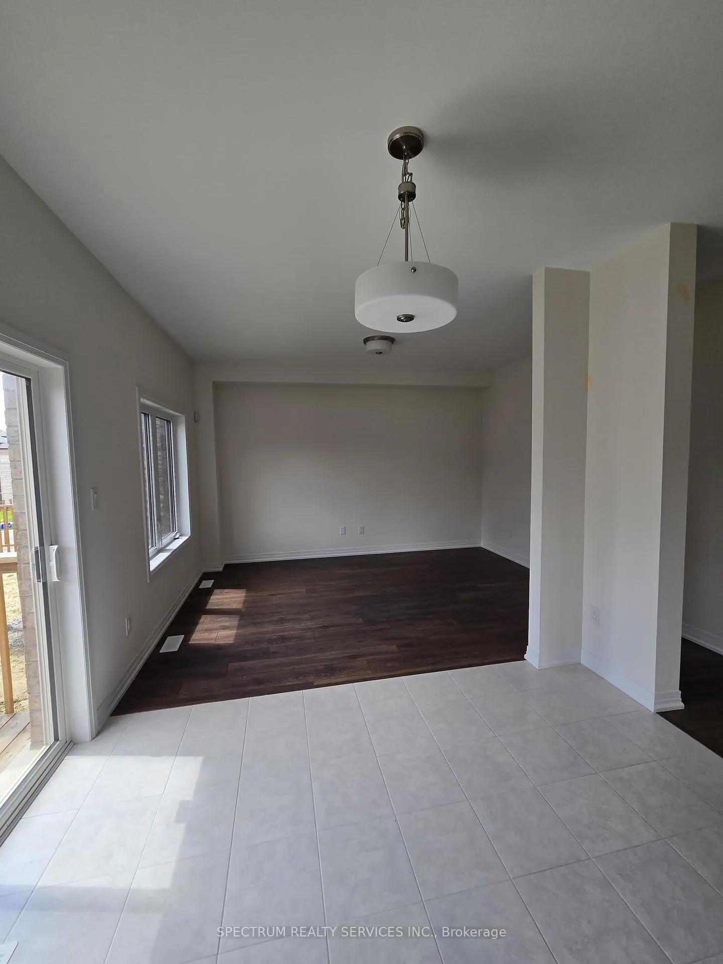 Photo 6 of 34 George Brier Drive E Street, Brant, Paris — HOMEH