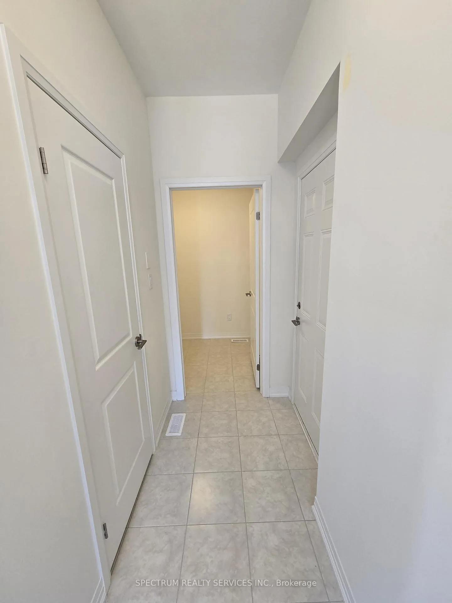 Photo 8 of 34 George Brier Drive E Street, Brant, Paris — HOMEH