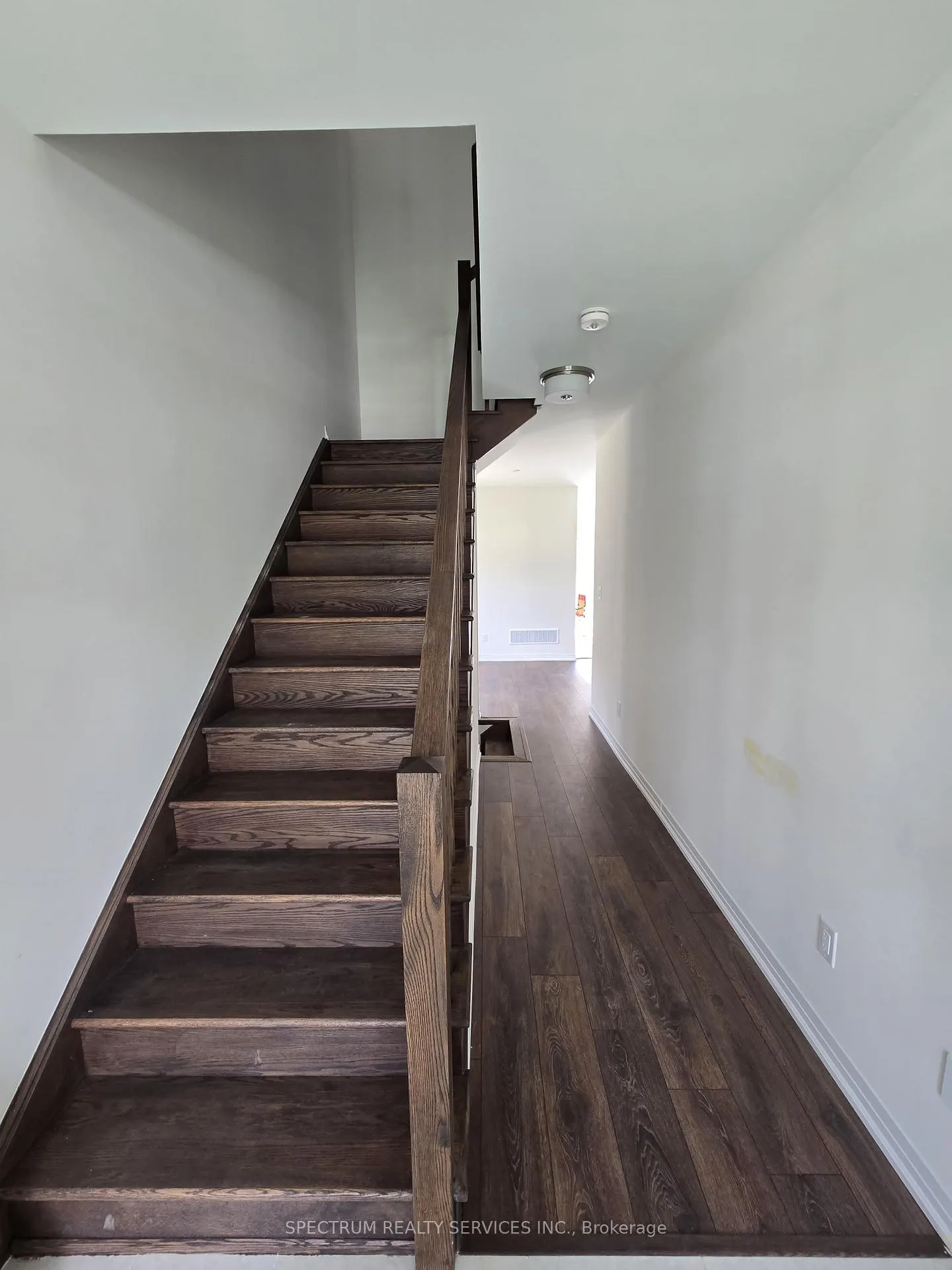 Photo 11 of 34 George Brier Drive E Street, Brant, Paris — HOMEH