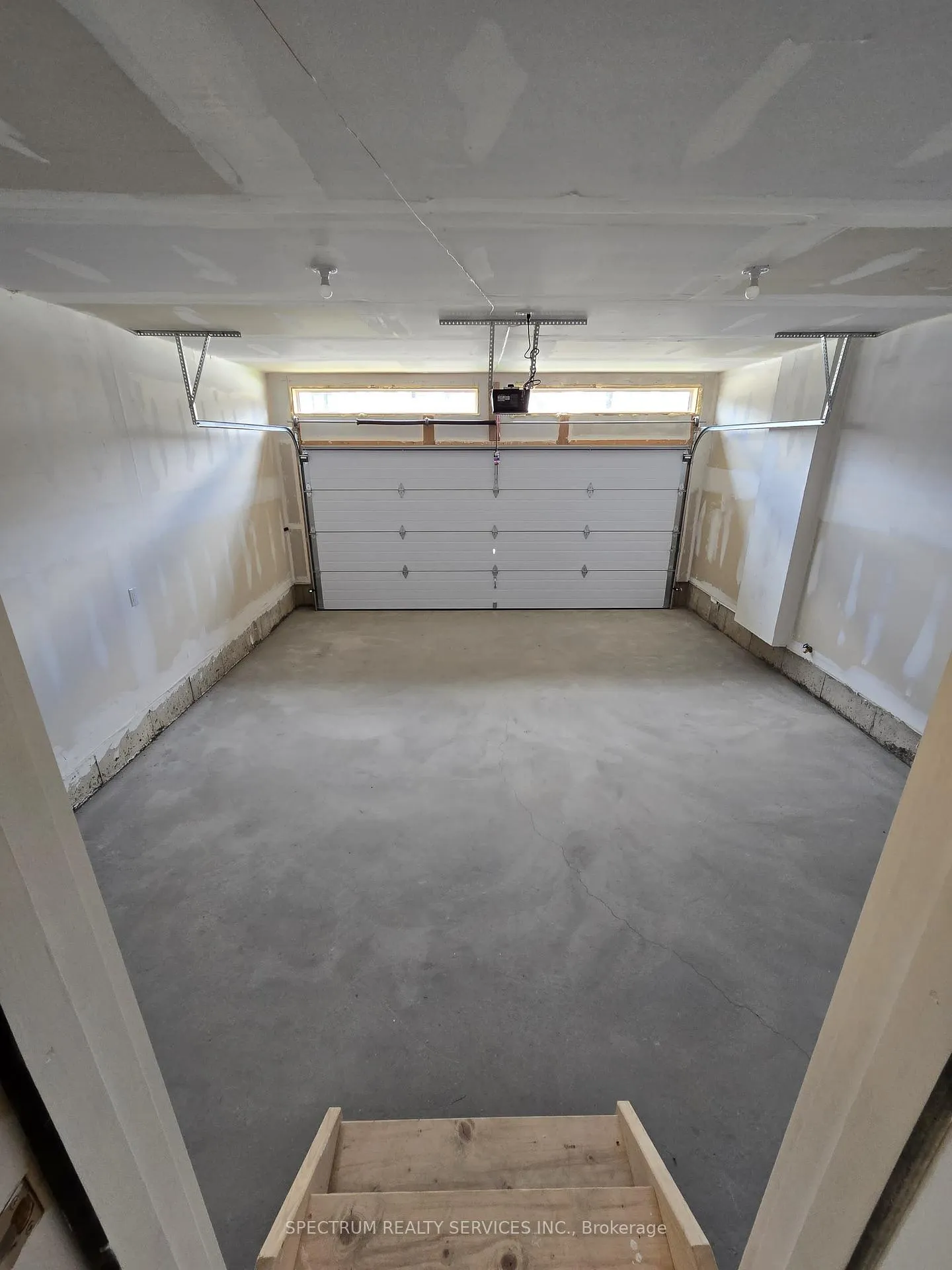 Photo 20 of 34 George Brier Drive E Street, Brant, Paris — HOMEH