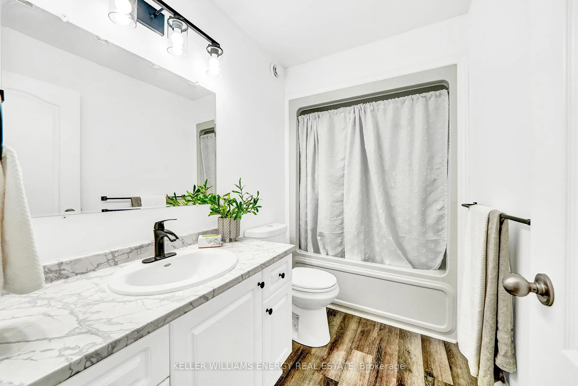 Photo 19 of 4A Cumberland Street, Prince Edward County, Picton — HOMEH