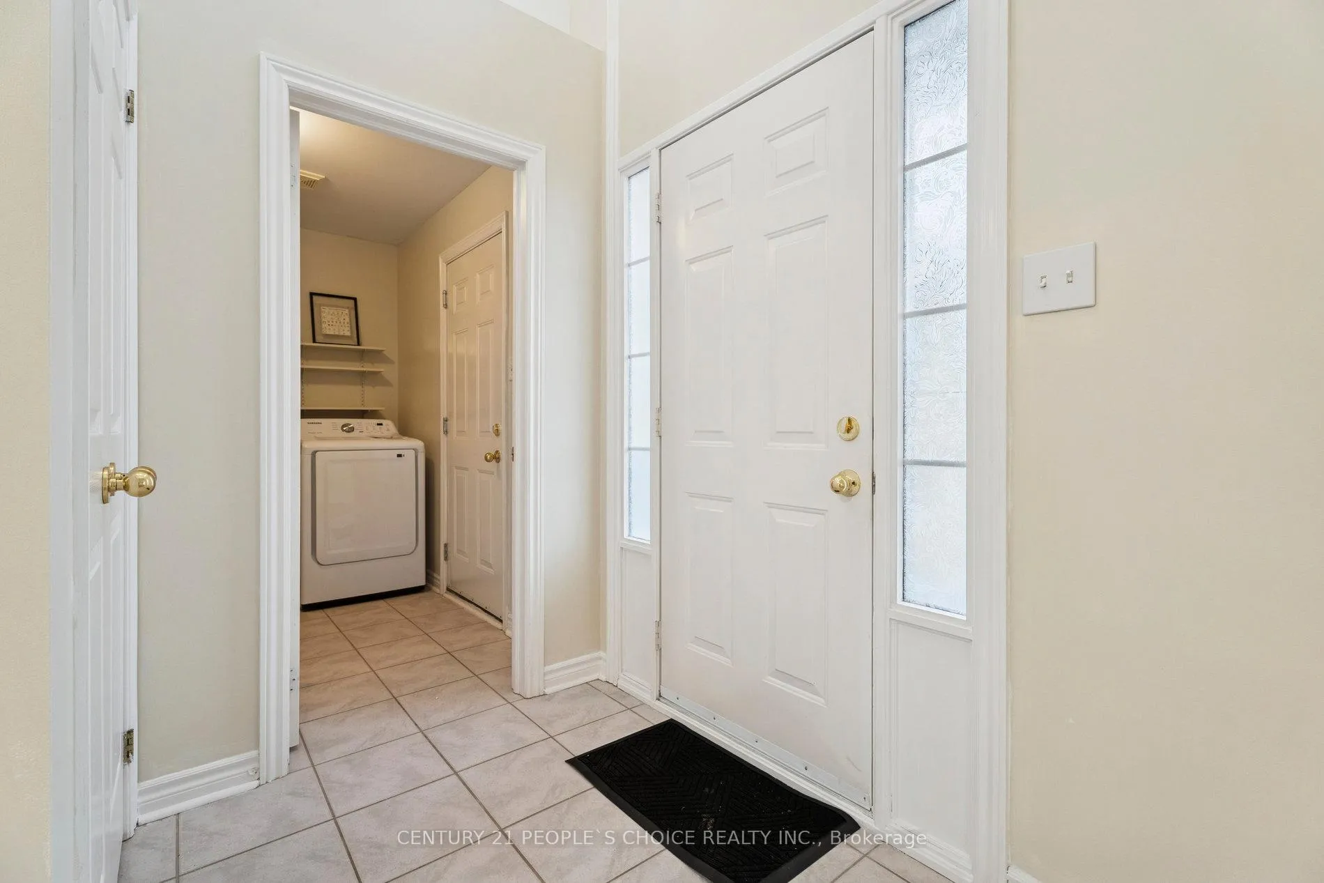 Photo 3 of 136 Marsellus Drive, Barrie, Holly — HOMEH