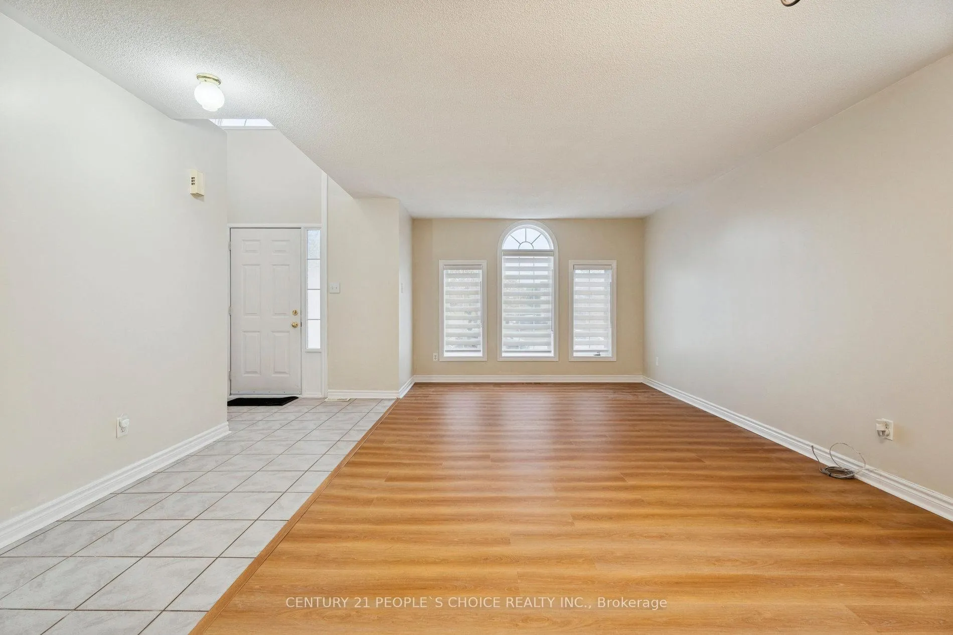 Photo 7 of 136 Marsellus Drive, Barrie, Holly — HOMEH