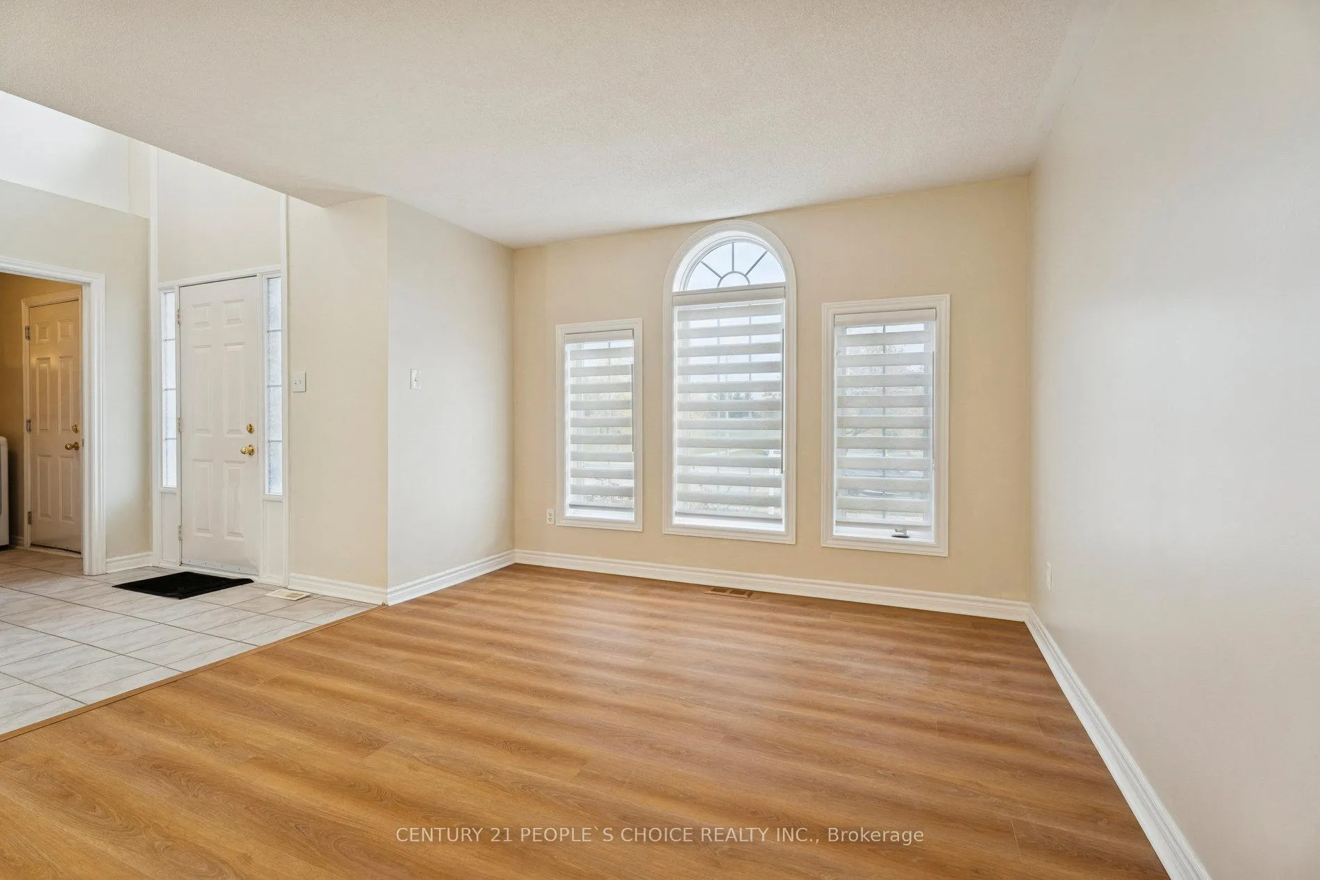 Photo 9 of 136 Marsellus Drive, Barrie, Holly — HOMEH