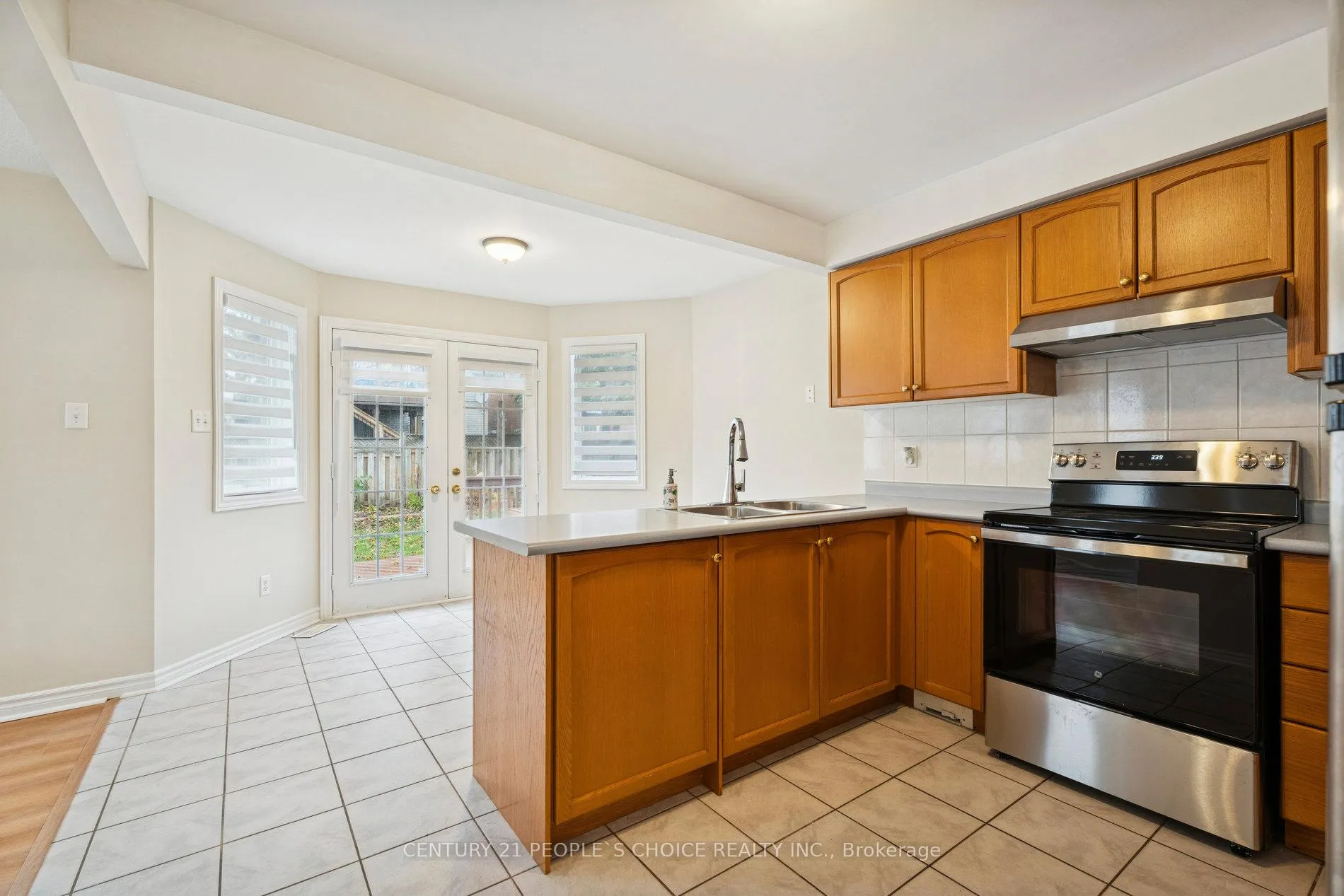 Photo 13 of 136 Marsellus Drive, Barrie, Holly — HOMEH