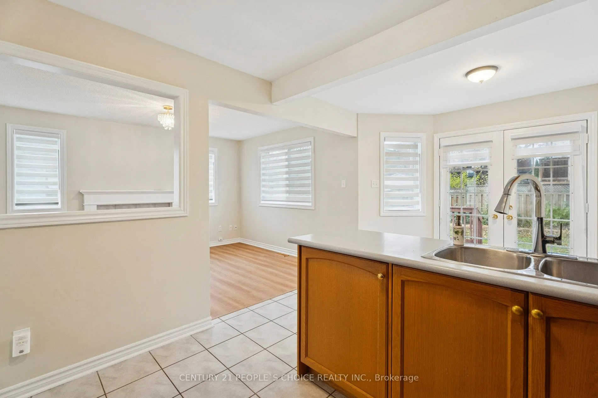 Photo 15 of 136 Marsellus Drive, Barrie, Holly — HOMEH