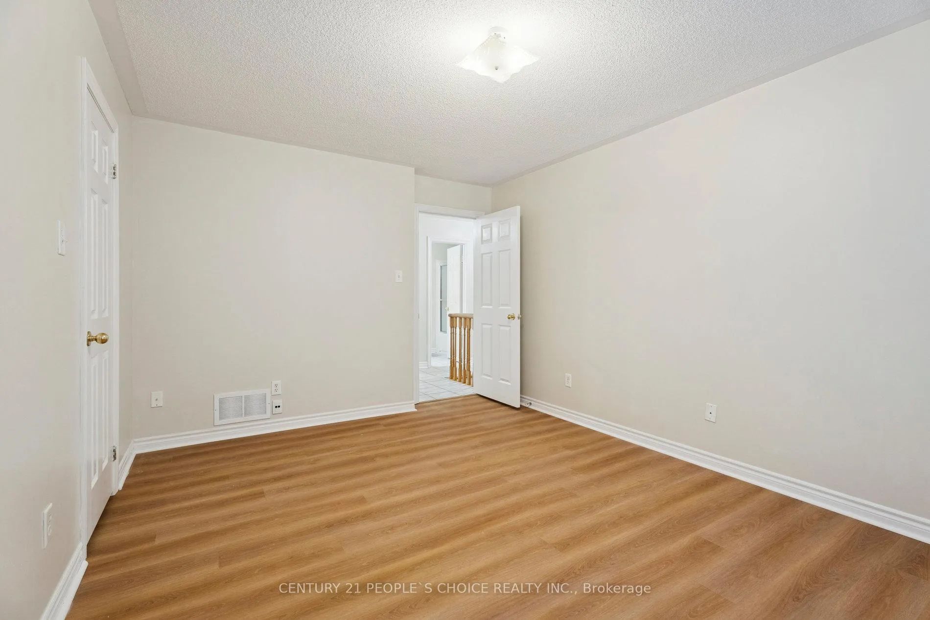 Photo 22 of 136 Marsellus Drive, Barrie, Holly — HOMEH