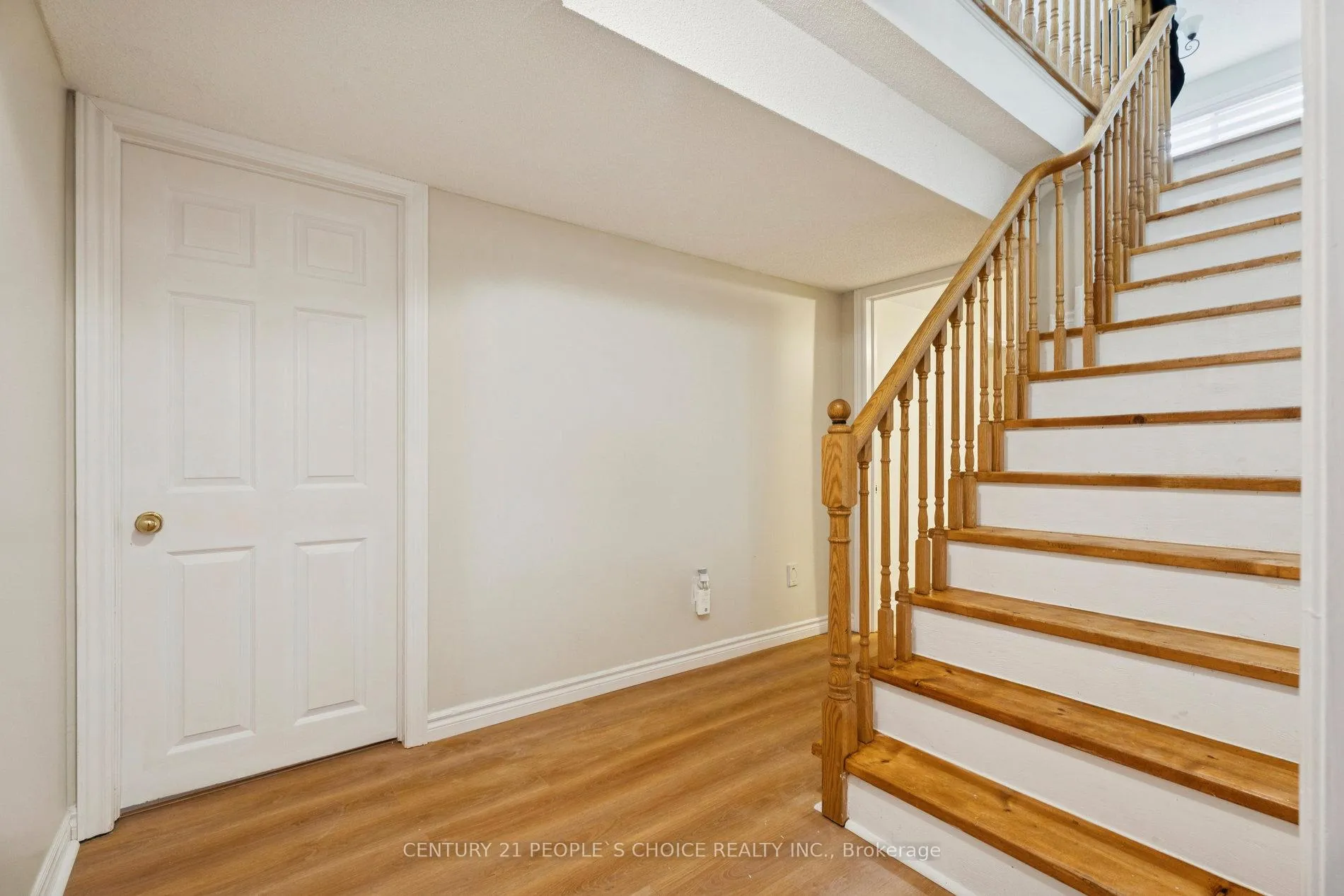 Photo 34 of 136 Marsellus Drive, Barrie, Holly — HOMEH