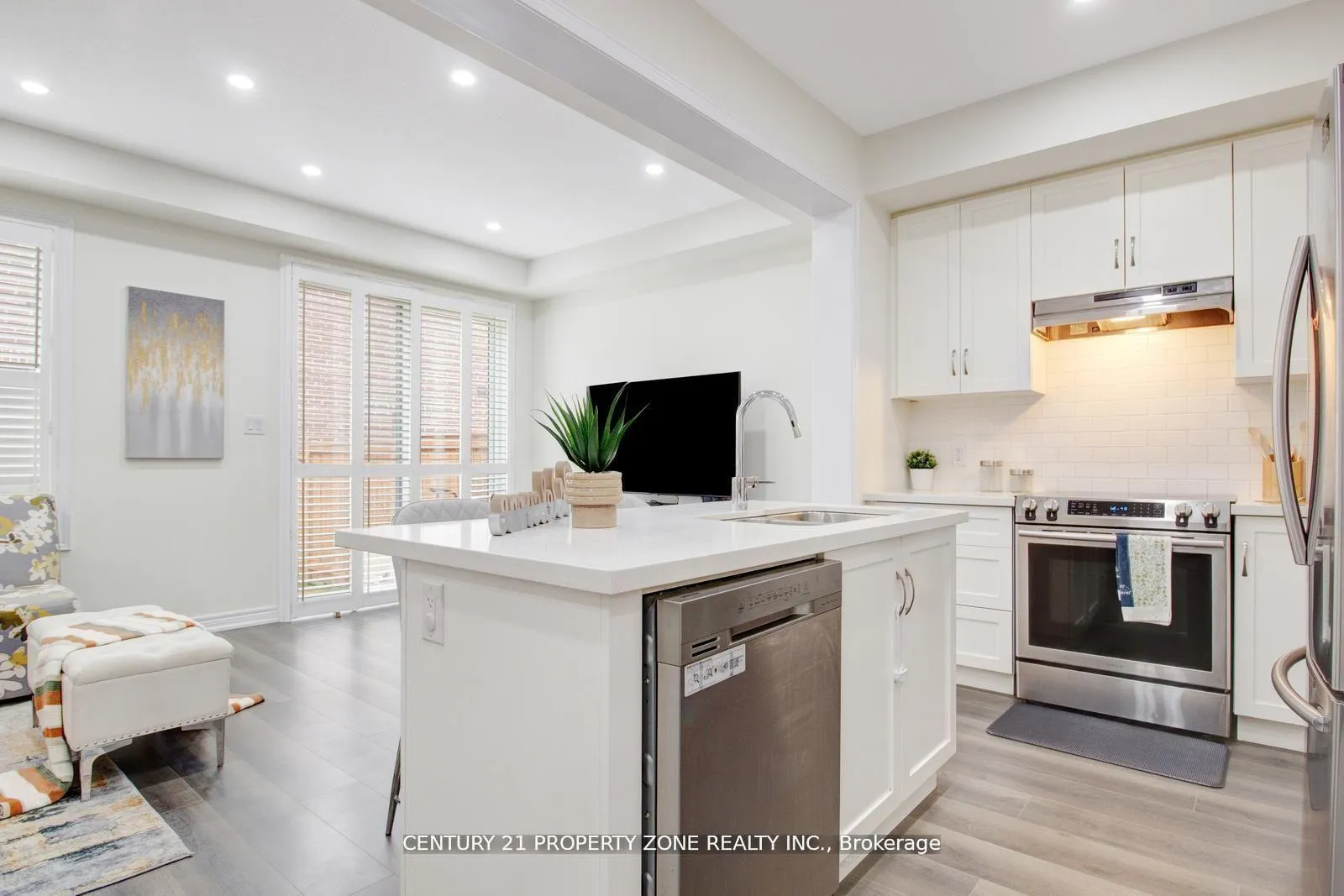 Photo 18 of 39 Pelican Lane, Hamilton, Vincent — HOMEH