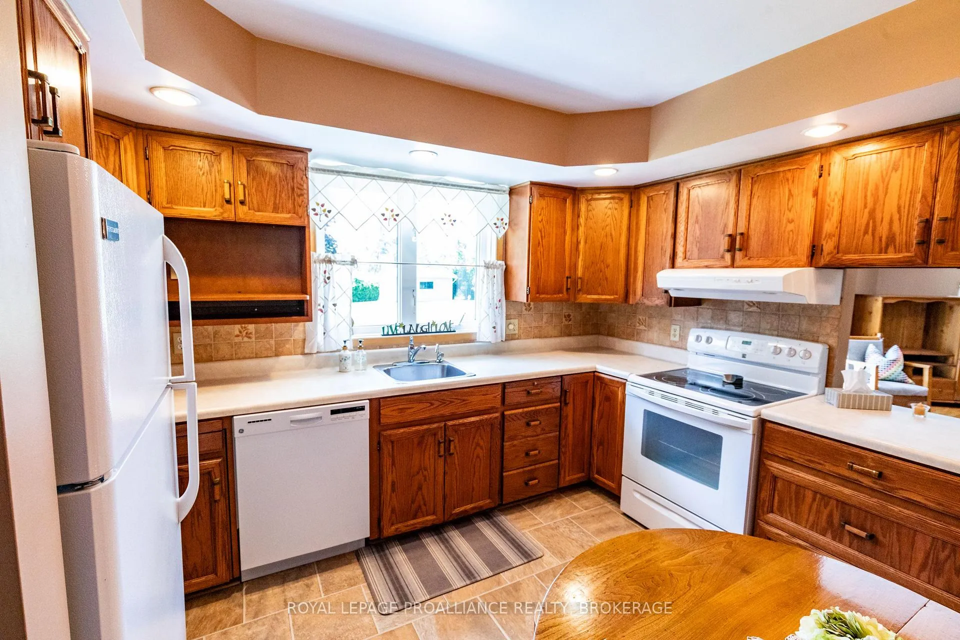 Photo 15 of 25 Hillcrest Road, Frontenac Islands, The Islands — HOMEH