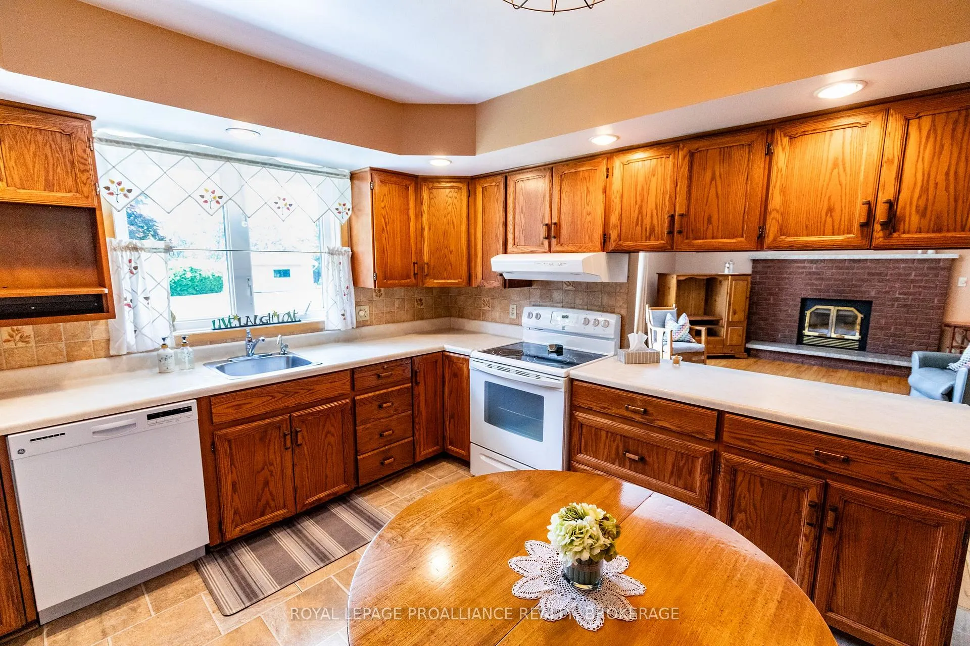Photo 18 of 25 Hillcrest Road, Frontenac Islands, The Islands — HOMEH