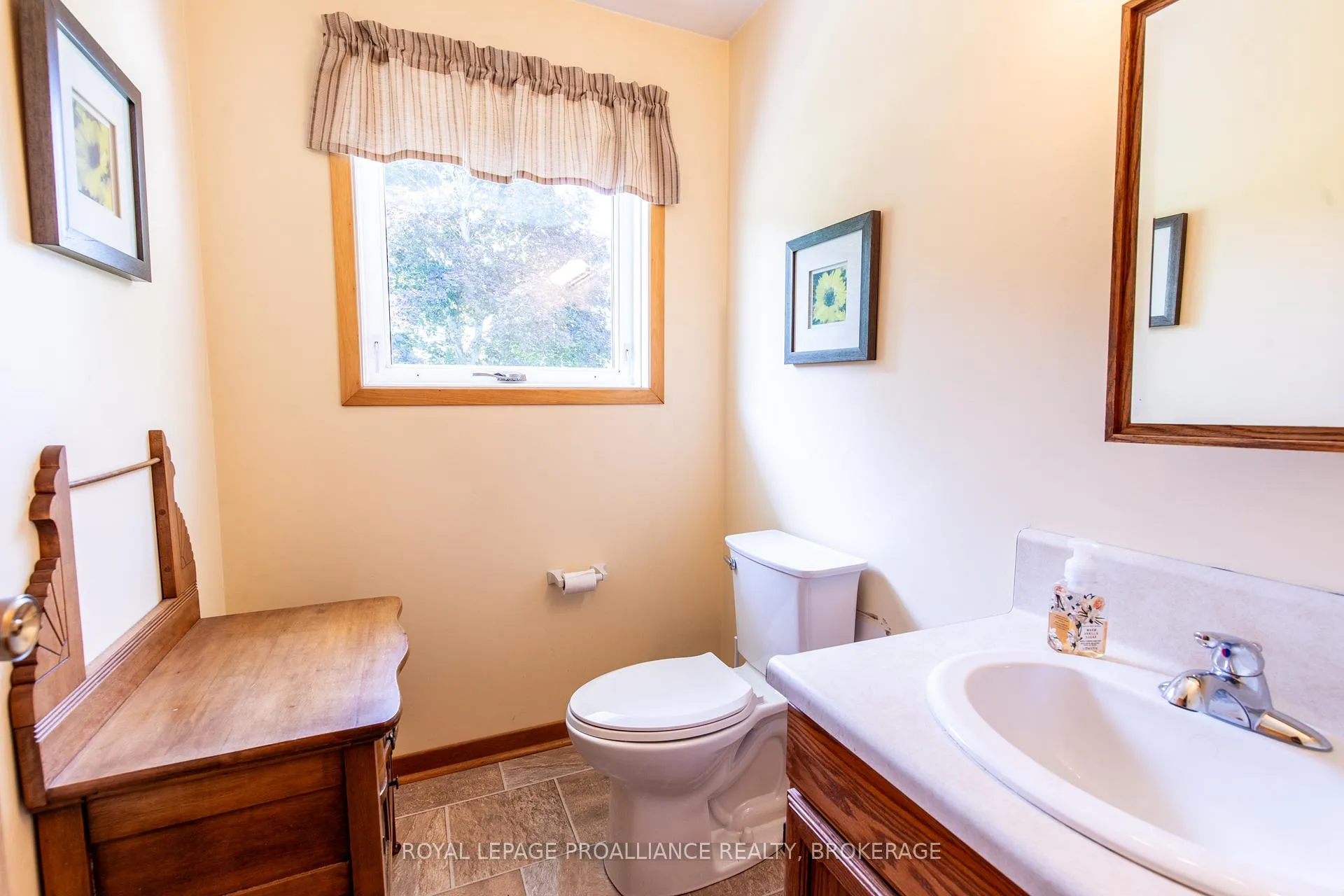 Photo 40 of 25 Hillcrest Road, Frontenac Islands, The Islands — HOMEH