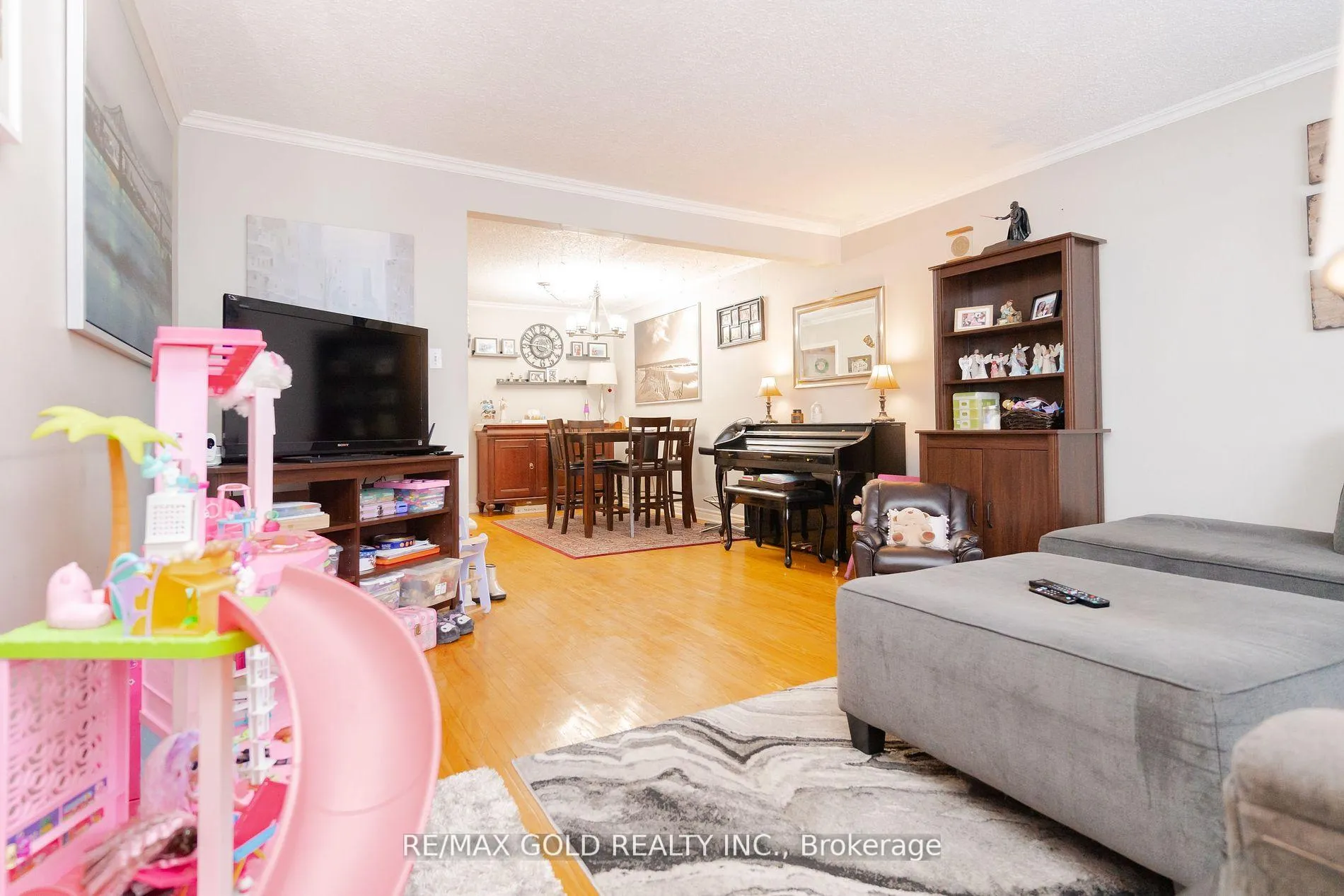 Photo 7 of 170 Earnscliffe Circle, Brampton, Southgate — HOMEH