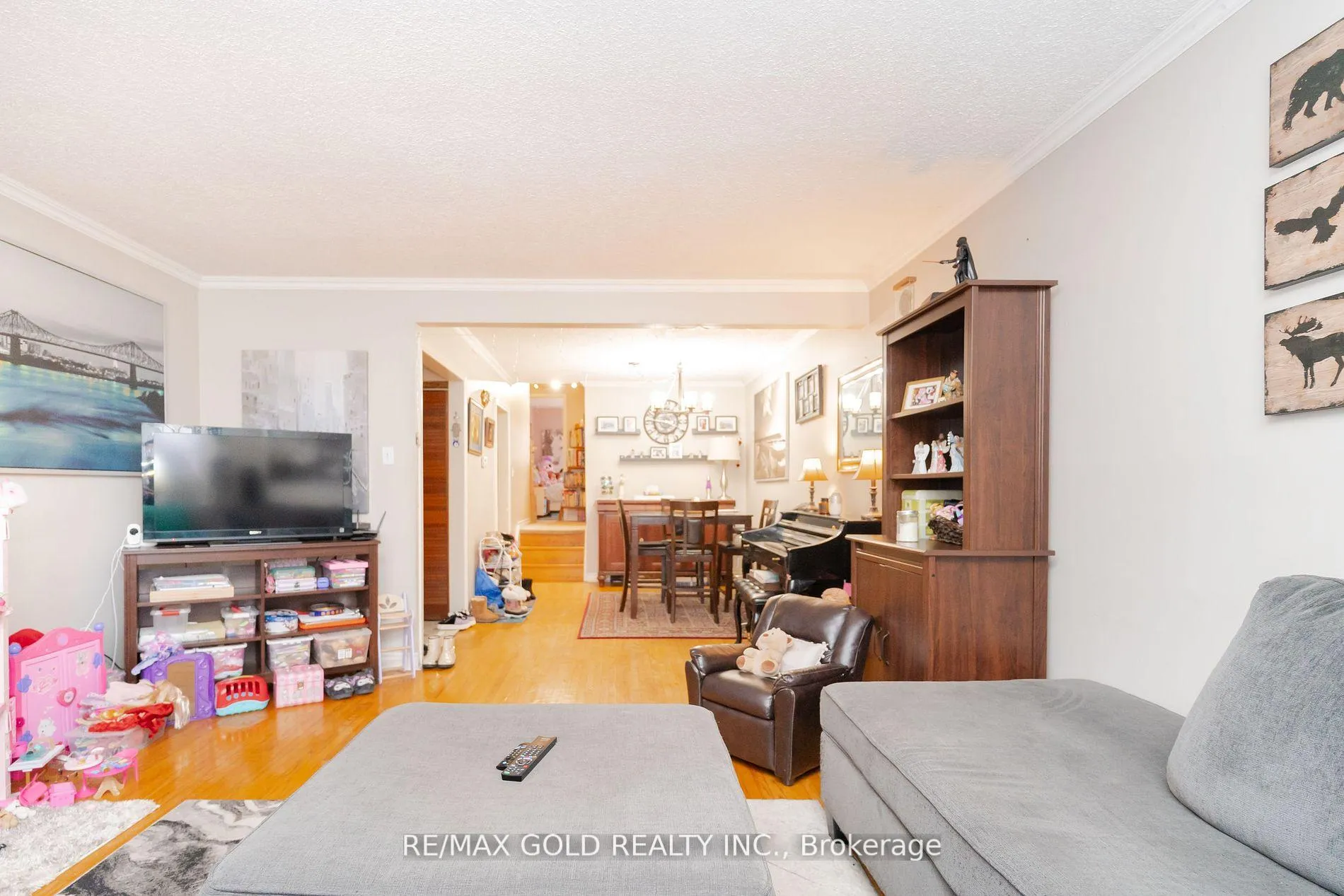 Photo 8 of 170 Earnscliffe Circle, Brampton, Southgate — HOMEH