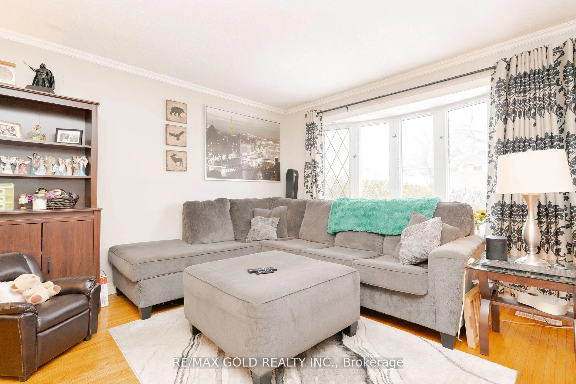 Photo 9 of 170 Earnscliffe Circle, Brampton, Southgate — HOMEH