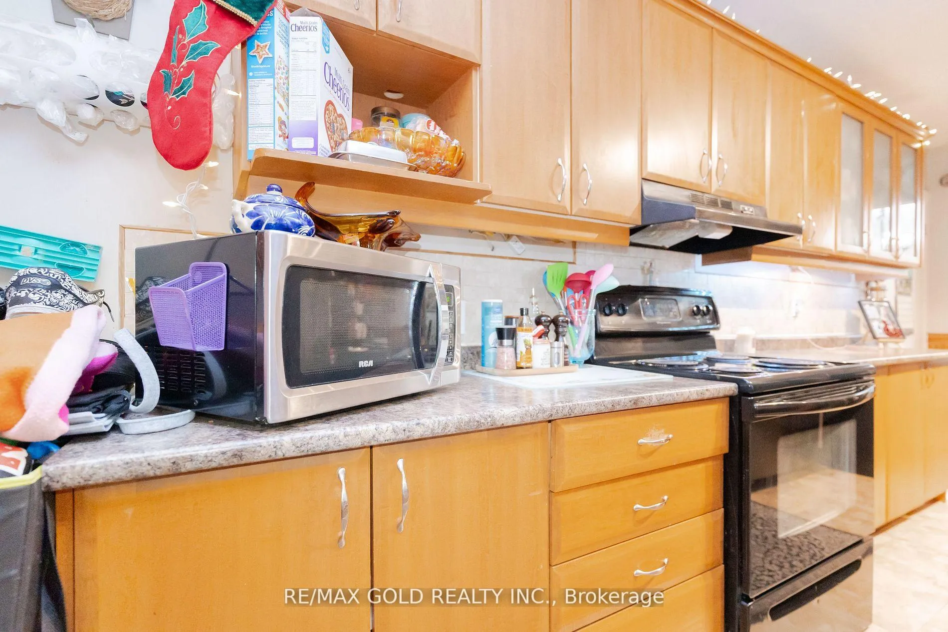Photo 13 of 170 Earnscliffe Circle, Brampton, Southgate — HOMEH