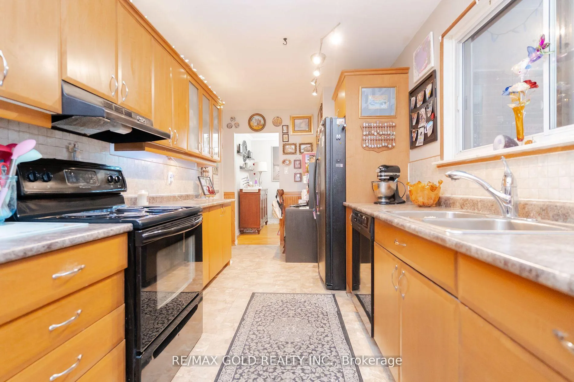Photo 14 of 170 Earnscliffe Circle, Brampton, Southgate — HOMEH