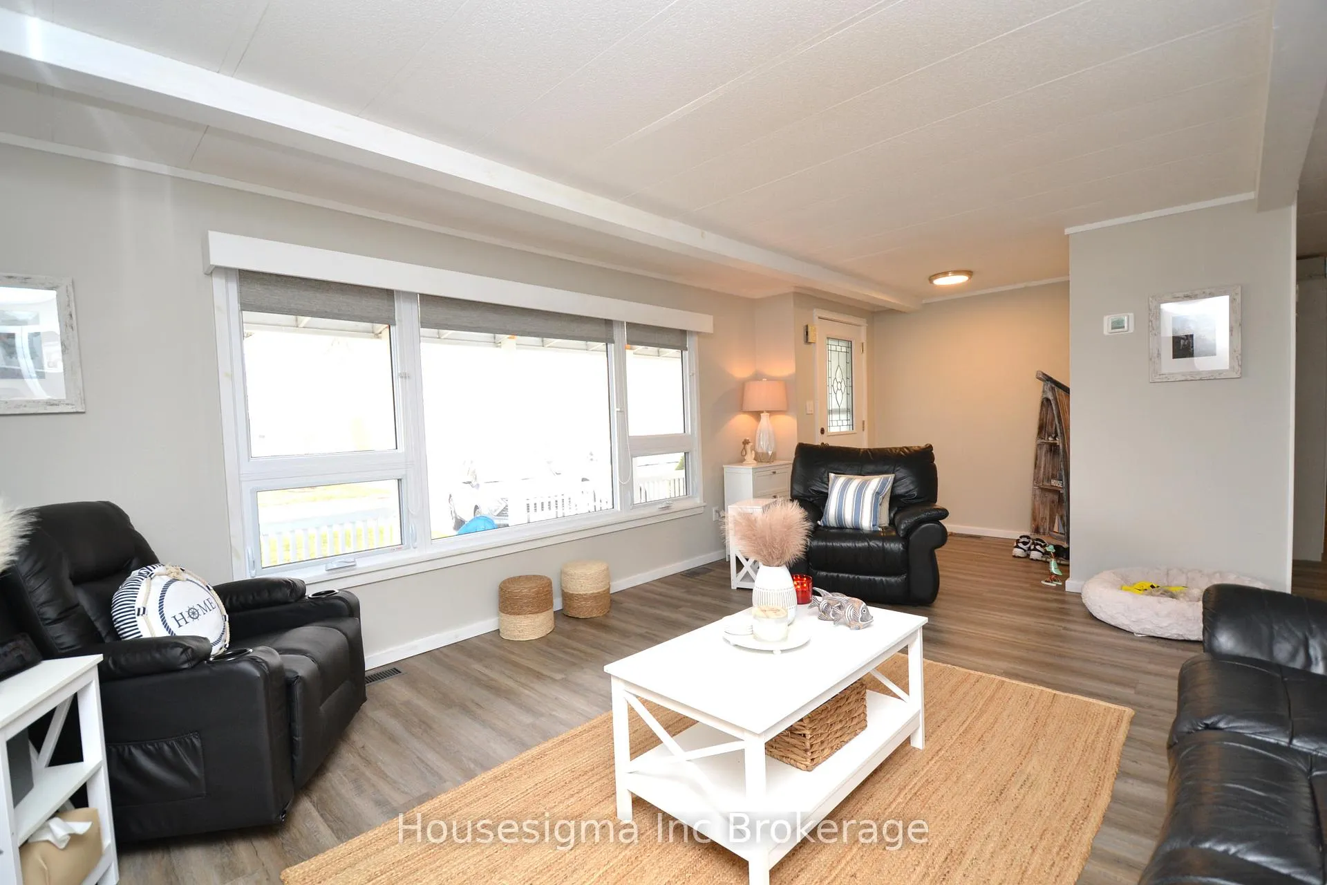 Photo 3 of 6 Pebble Beach Pkwy E, South Huron, Stephen — HOMEH