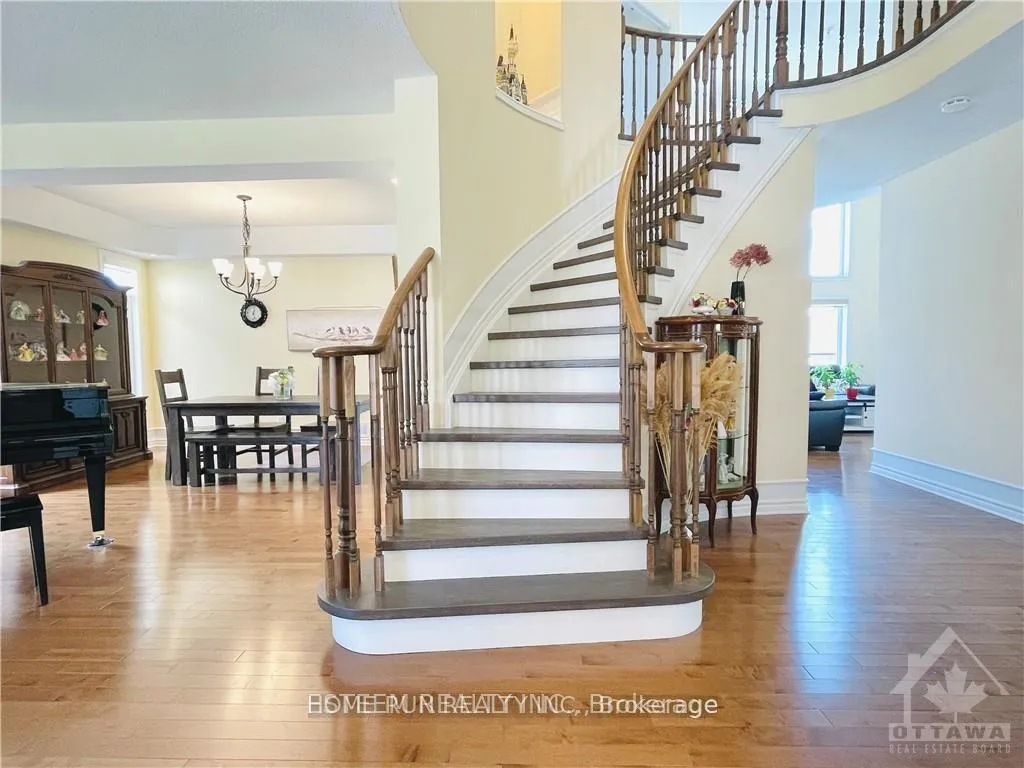Photo 2 of 357 Laughlin Circle, Ottawa, Kanata - Kanata Lakes/Heritage Hills — HOMEH