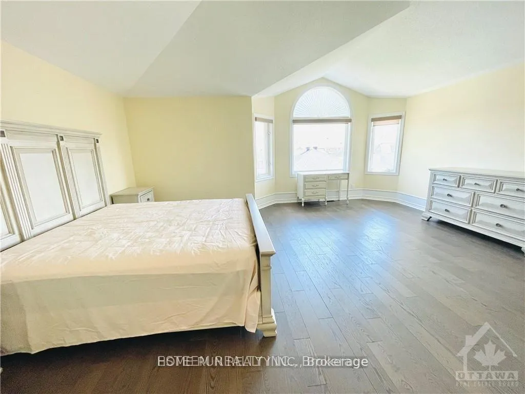 Photo 18 of 357 Laughlin Circle, Ottawa, Kanata - Kanata Lakes/Heritage Hills — HOMEH