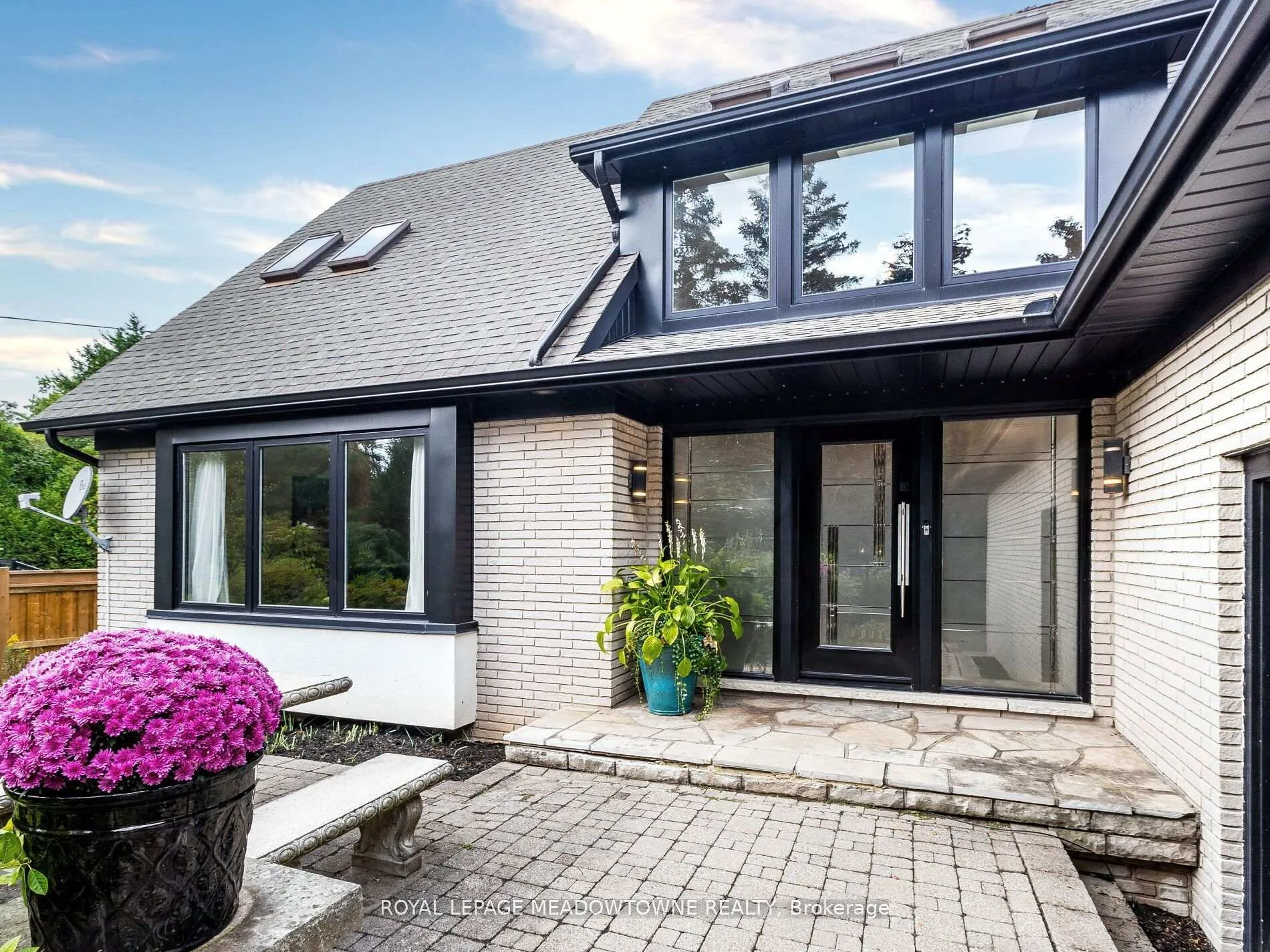 Photo 4 of 355 Golf Links Road, Hamilton, Ancaster — HOMEH