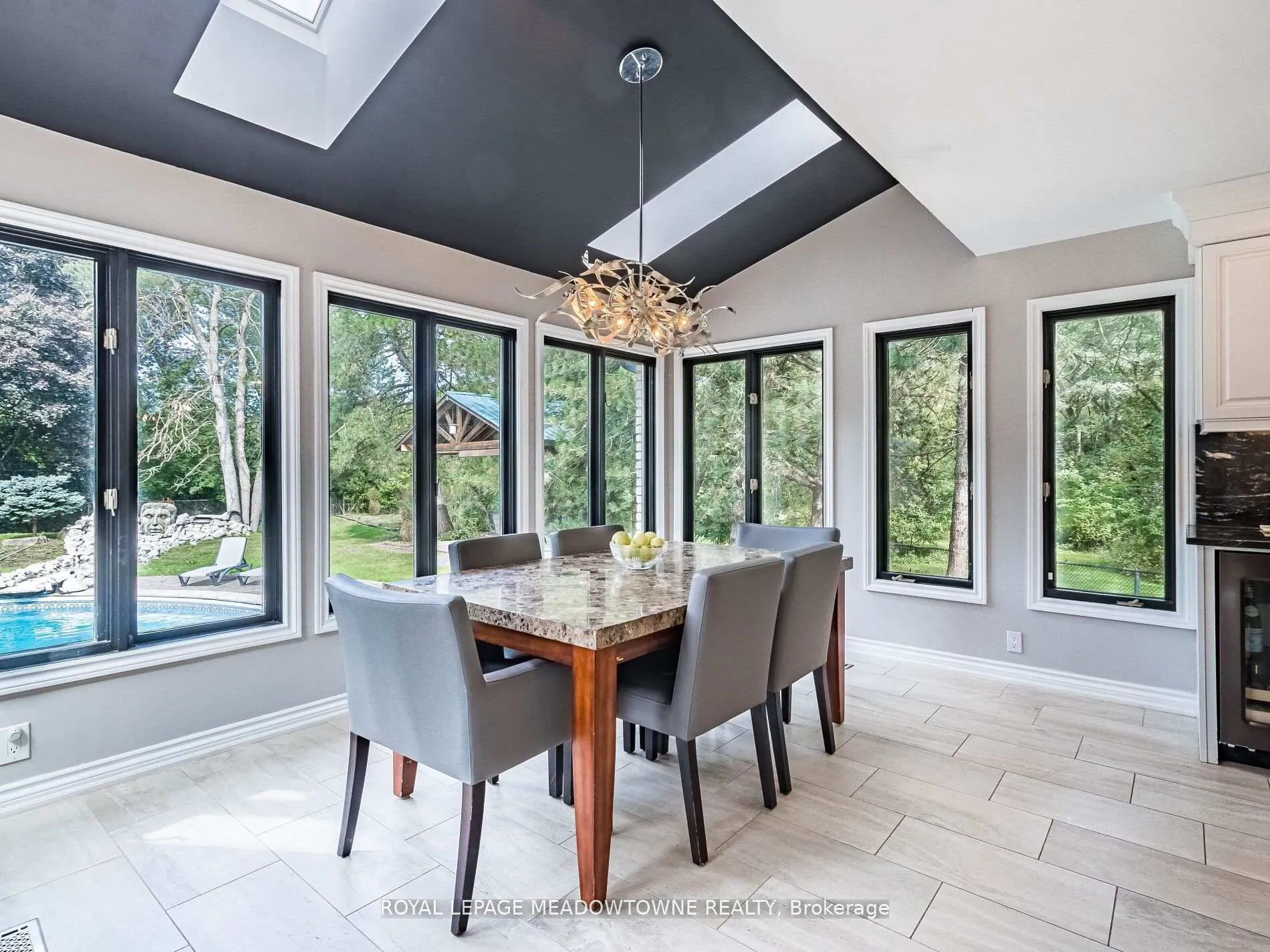 Photo 9 of 355 Golf Links Road, Hamilton, Ancaster — HOMEH