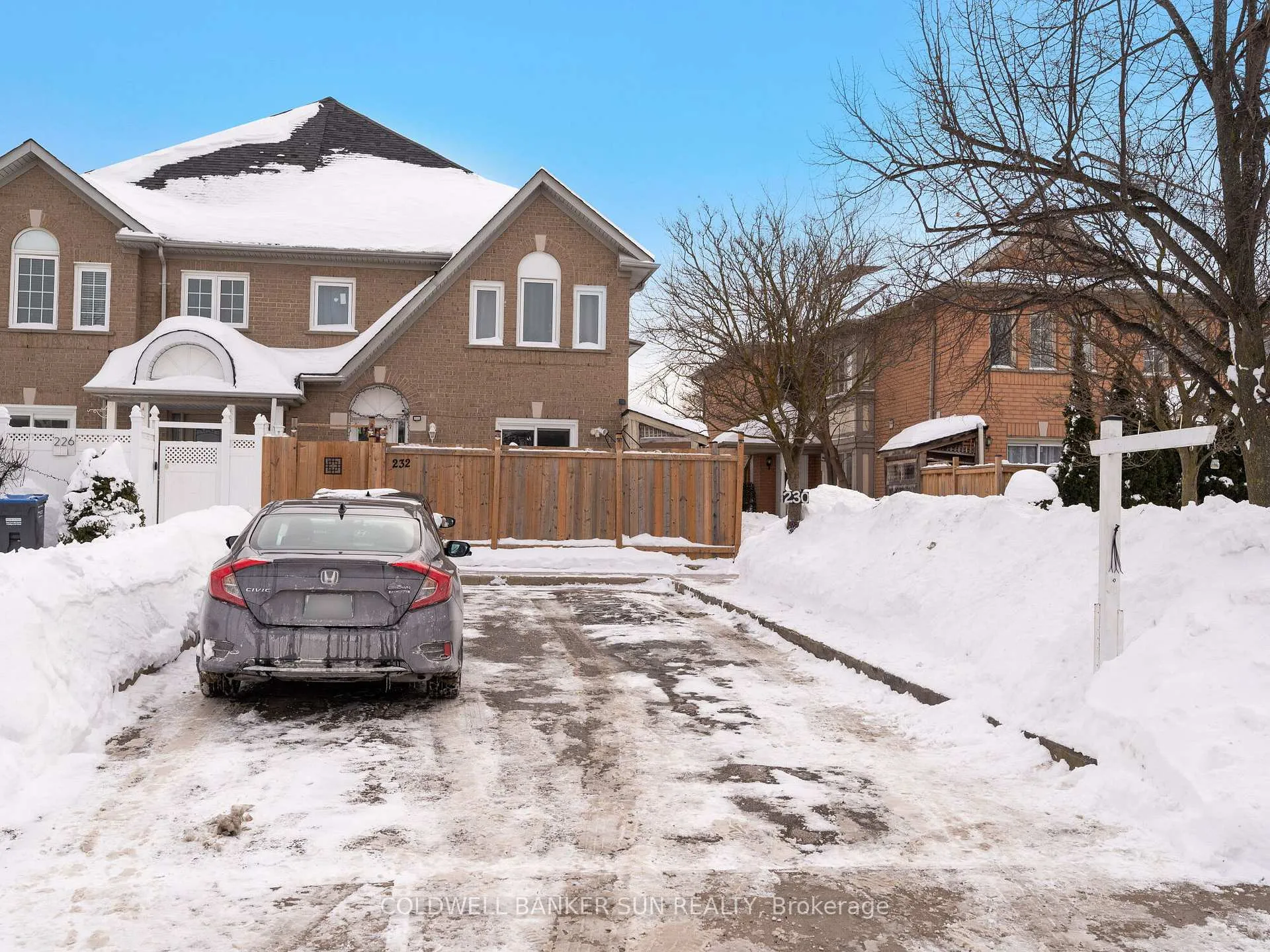 Photo 1 of 230 Pressed Brick Drive, Brampton, Brampton North — HOMEH