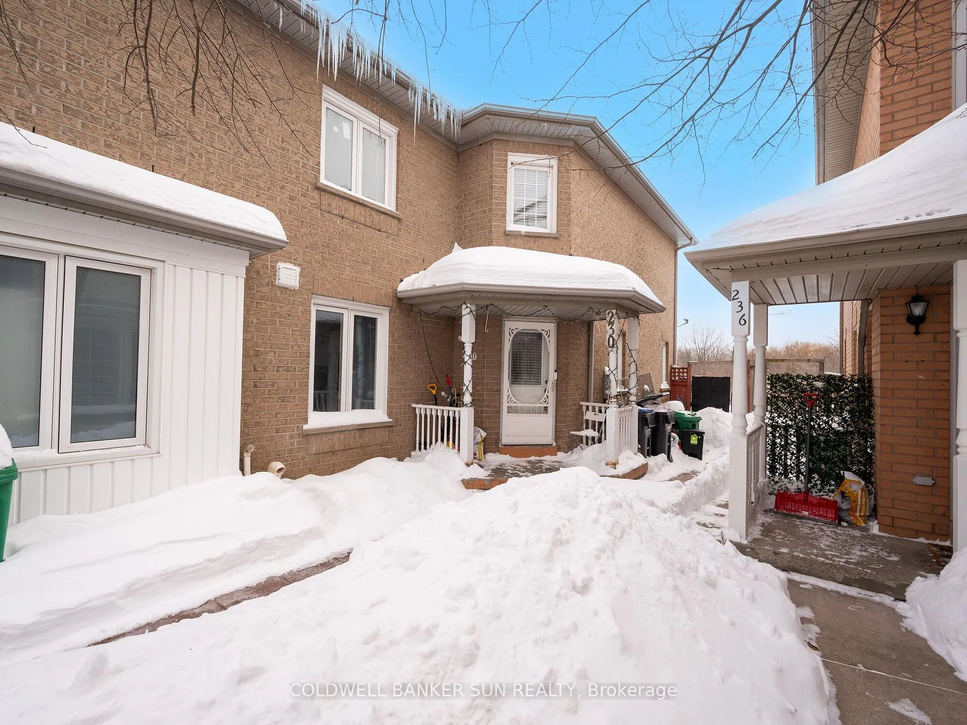 Photo 6 of 230 Pressed Brick Drive, Brampton, Brampton North — HOMEH