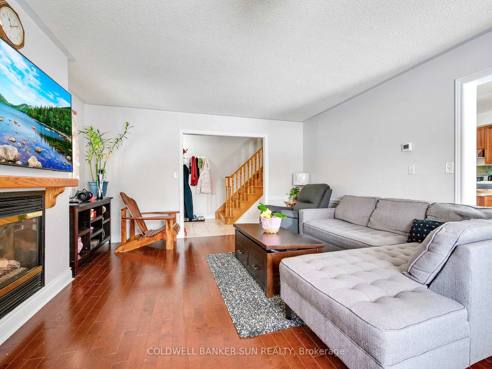 Photo 12 of 230 Pressed Brick Drive, Brampton, Brampton North — HOMEH