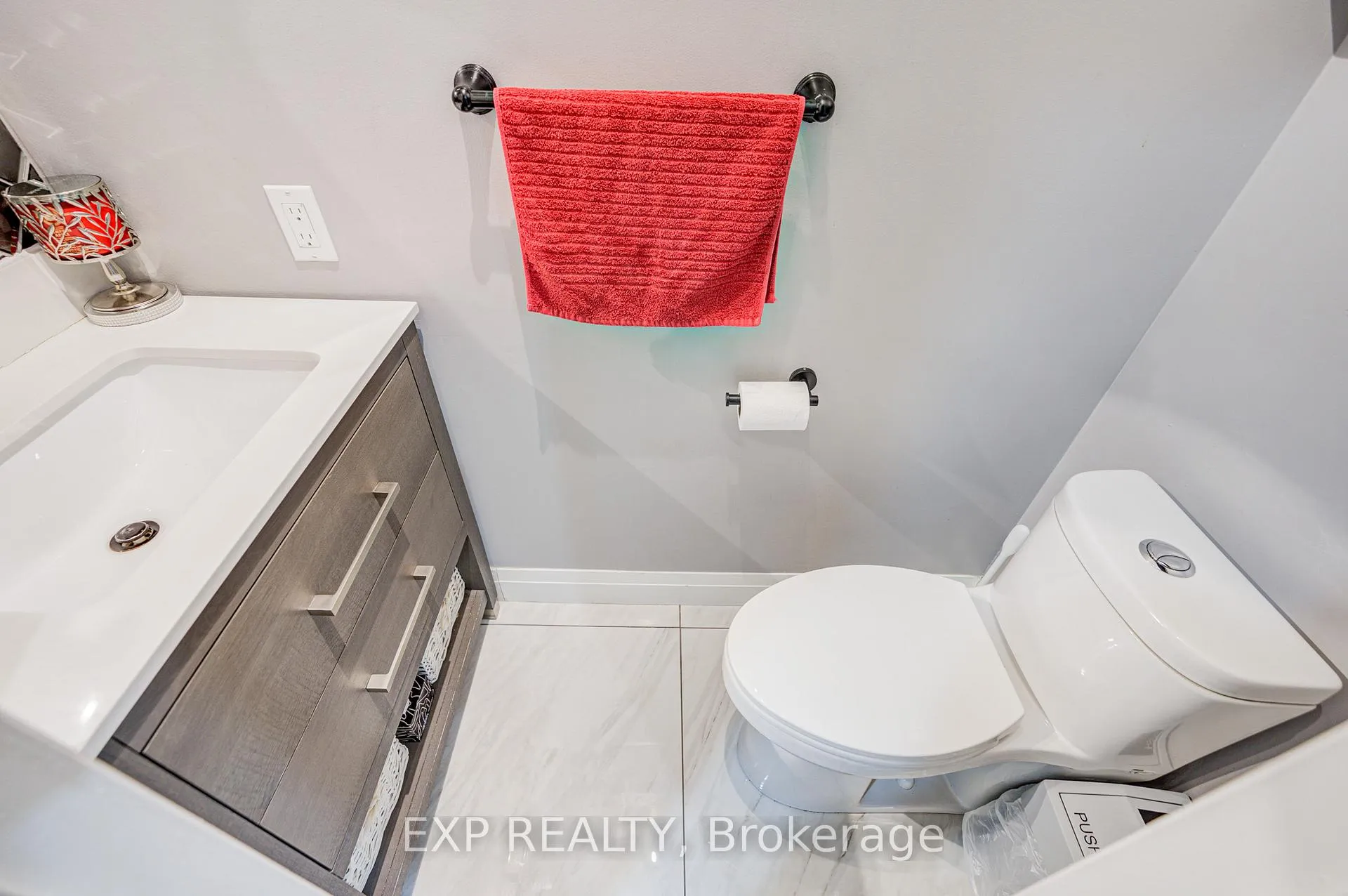Photo 12 of 11 Eberlee Court, Whitby, Blue Grass Meadows — HOMEH