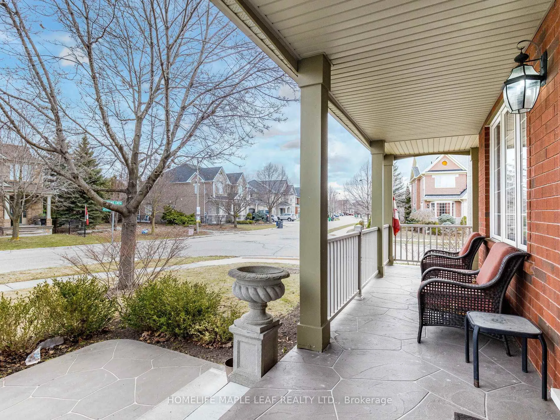 Photo 5 of 189 Treeline Boulevard, Brampton, Vales of Castlemore — HOMEH