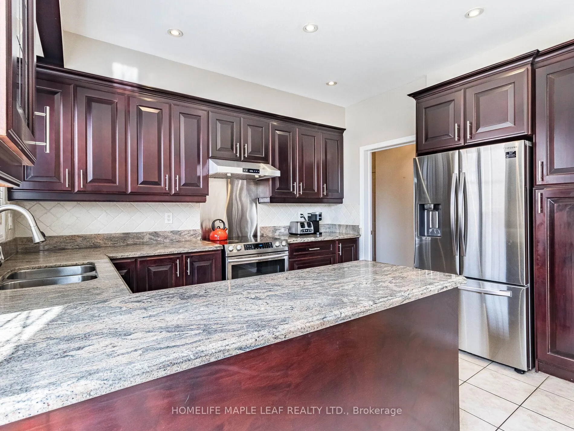 Photo 14 of 189 Treeline Boulevard, Brampton, Vales of Castlemore — HOMEH
