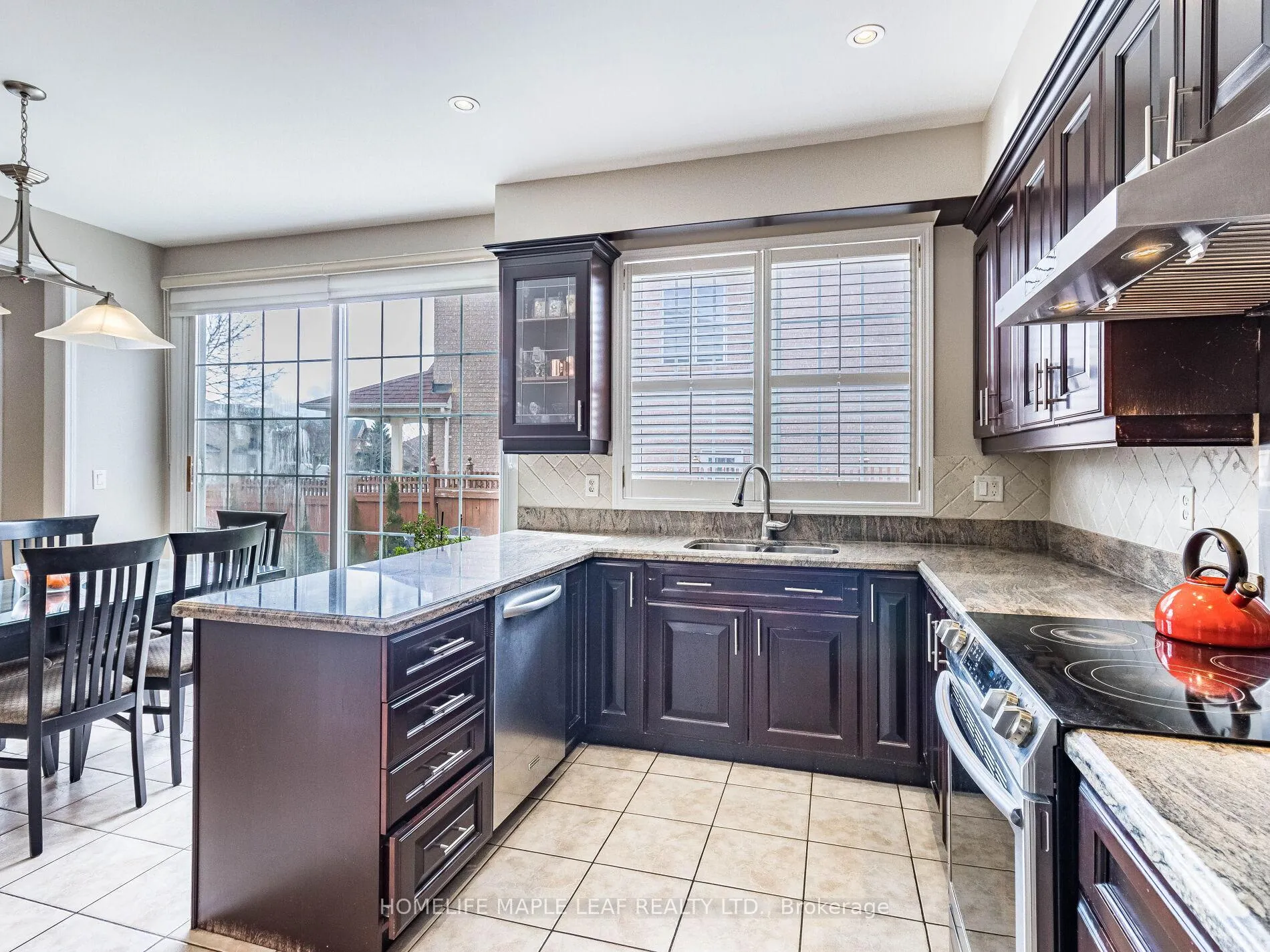 Photo 16 of 189 Treeline Boulevard, Brampton, Vales of Castlemore — HOMEH