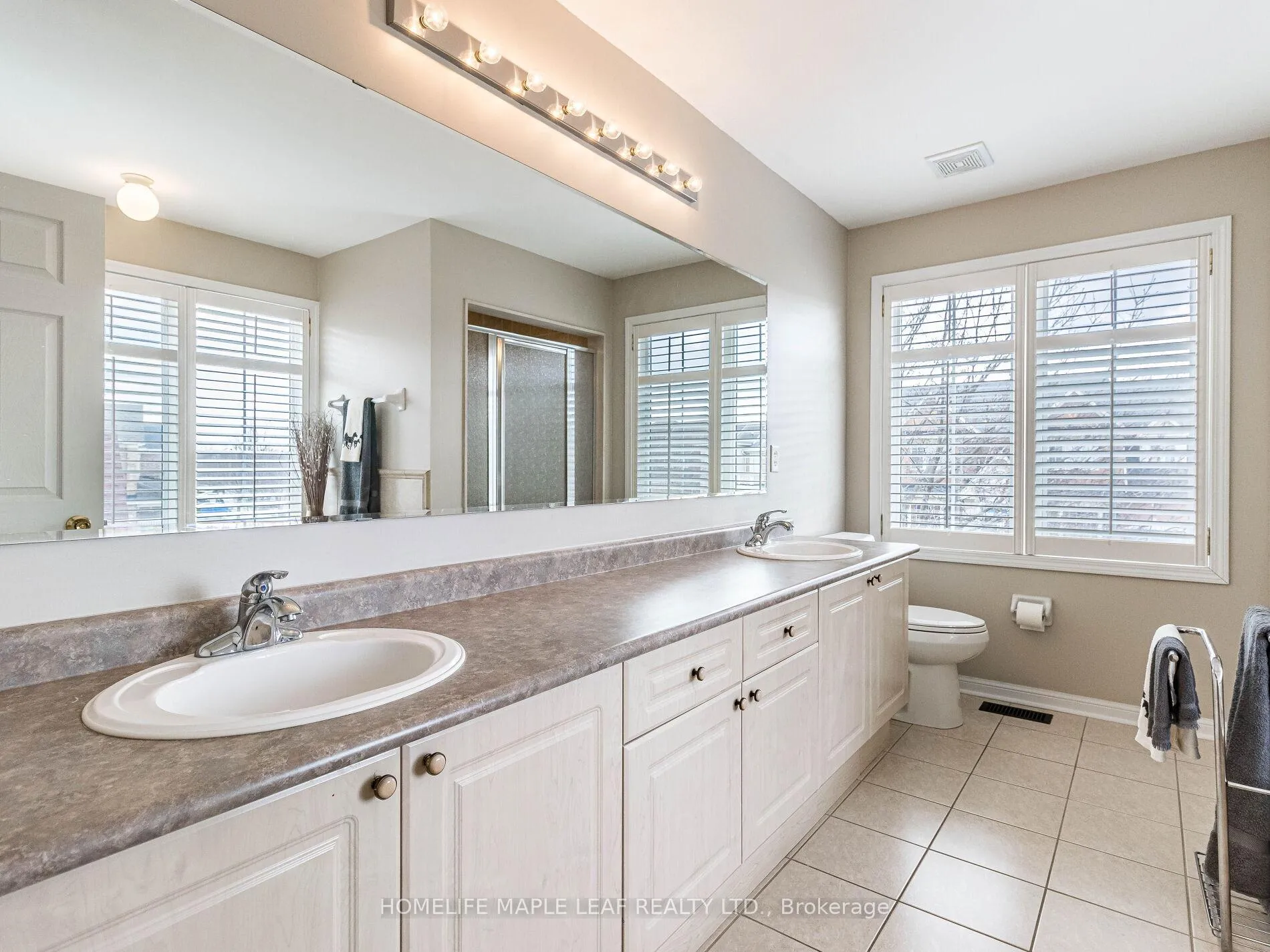 Photo 20 of 189 Treeline Boulevard, Brampton, Vales of Castlemore — HOMEH