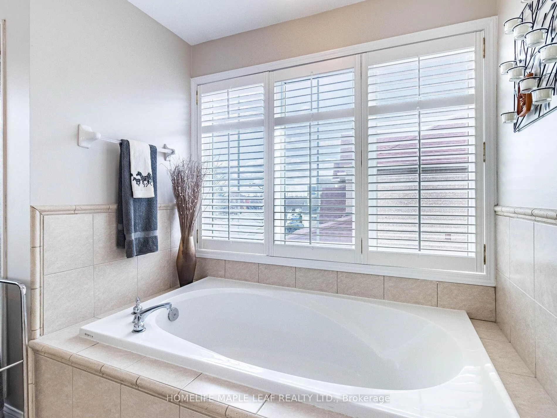 Photo 21 of 189 Treeline Boulevard, Brampton, Vales of Castlemore — HOMEH