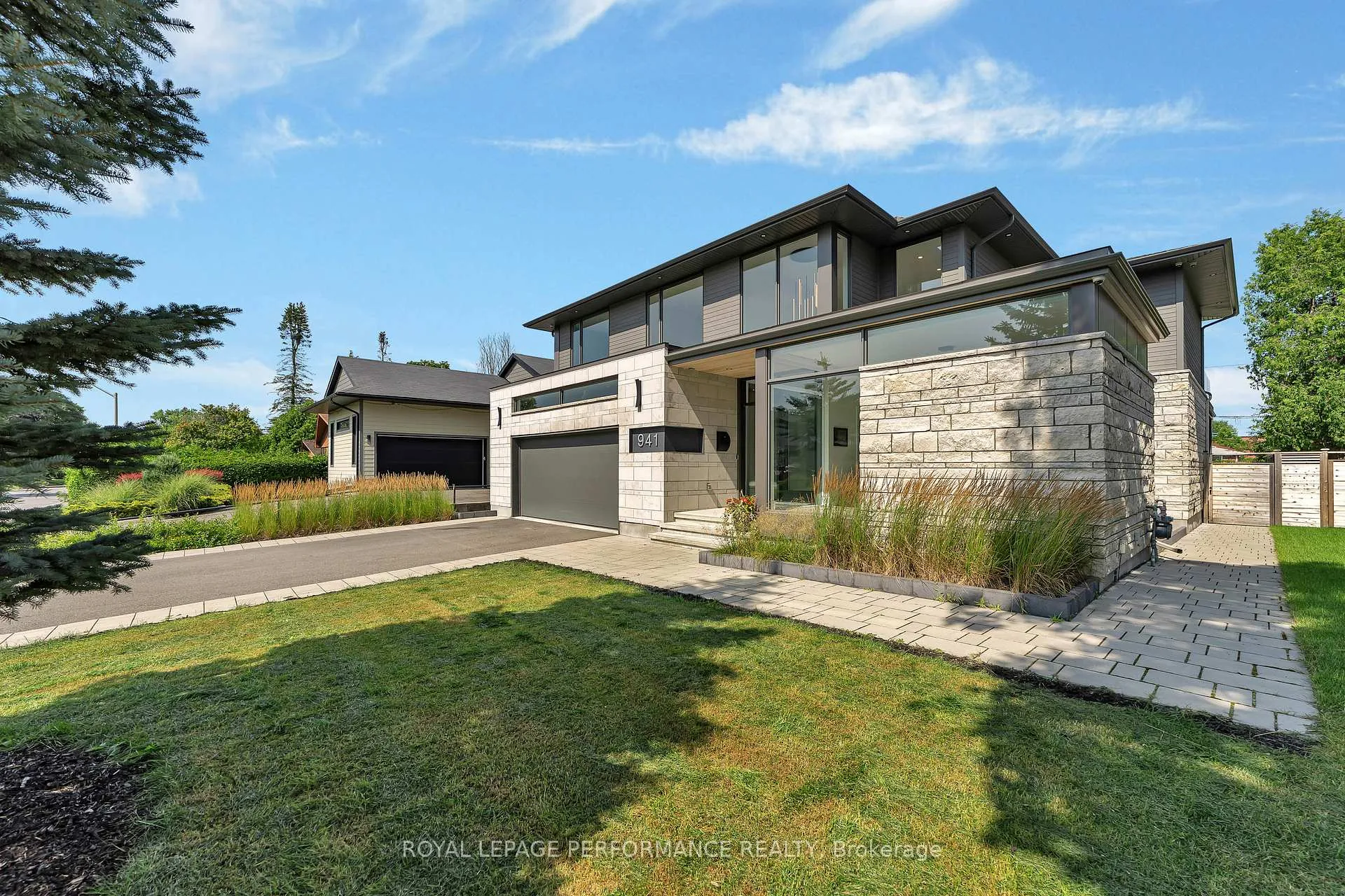Photo 2 of 941 Winnington Avenue, Ottawa, Whitehaven — HOMEH