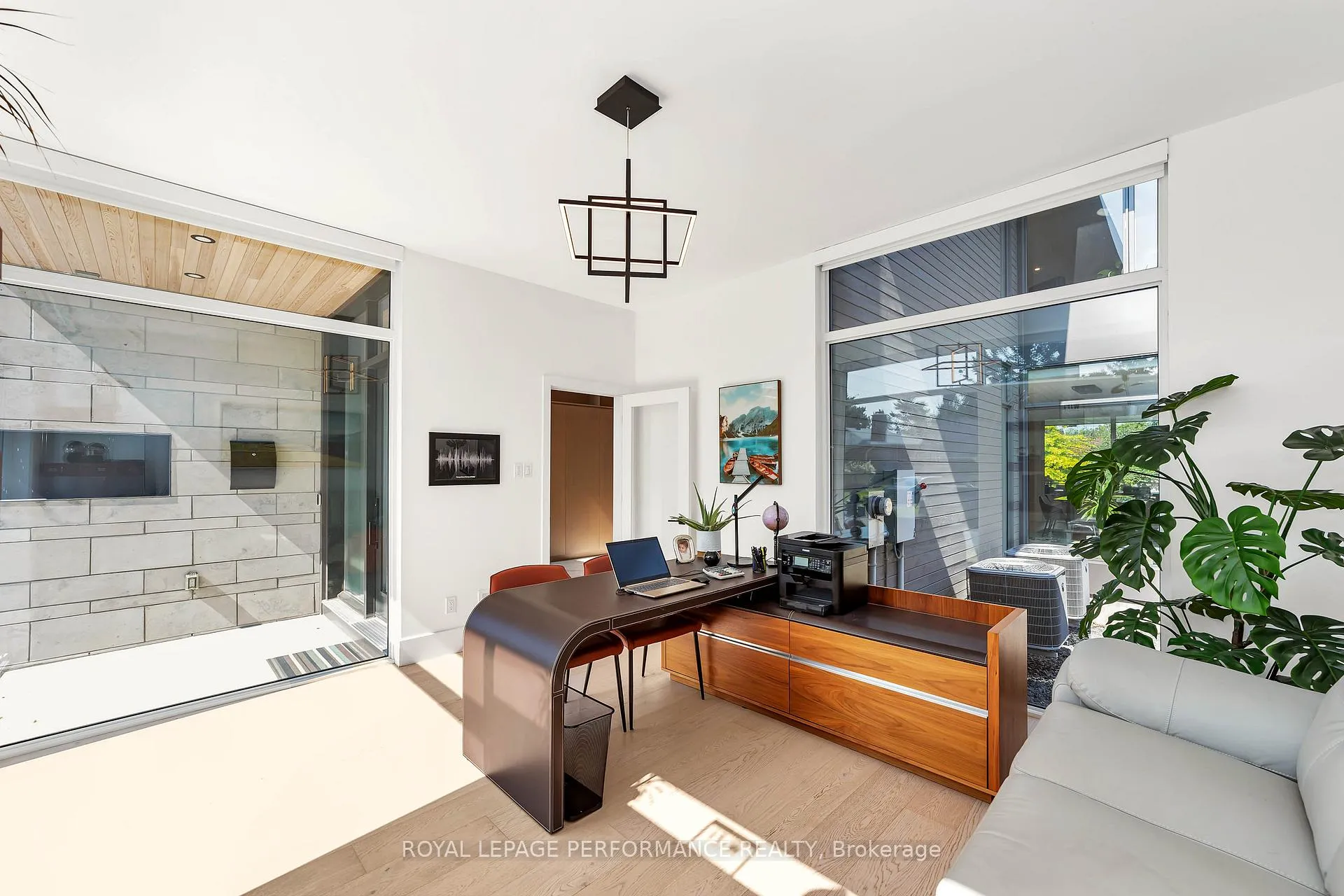 Photo 4 of 941 Winnington Avenue, Ottawa, Whitehaven — HOMEH
