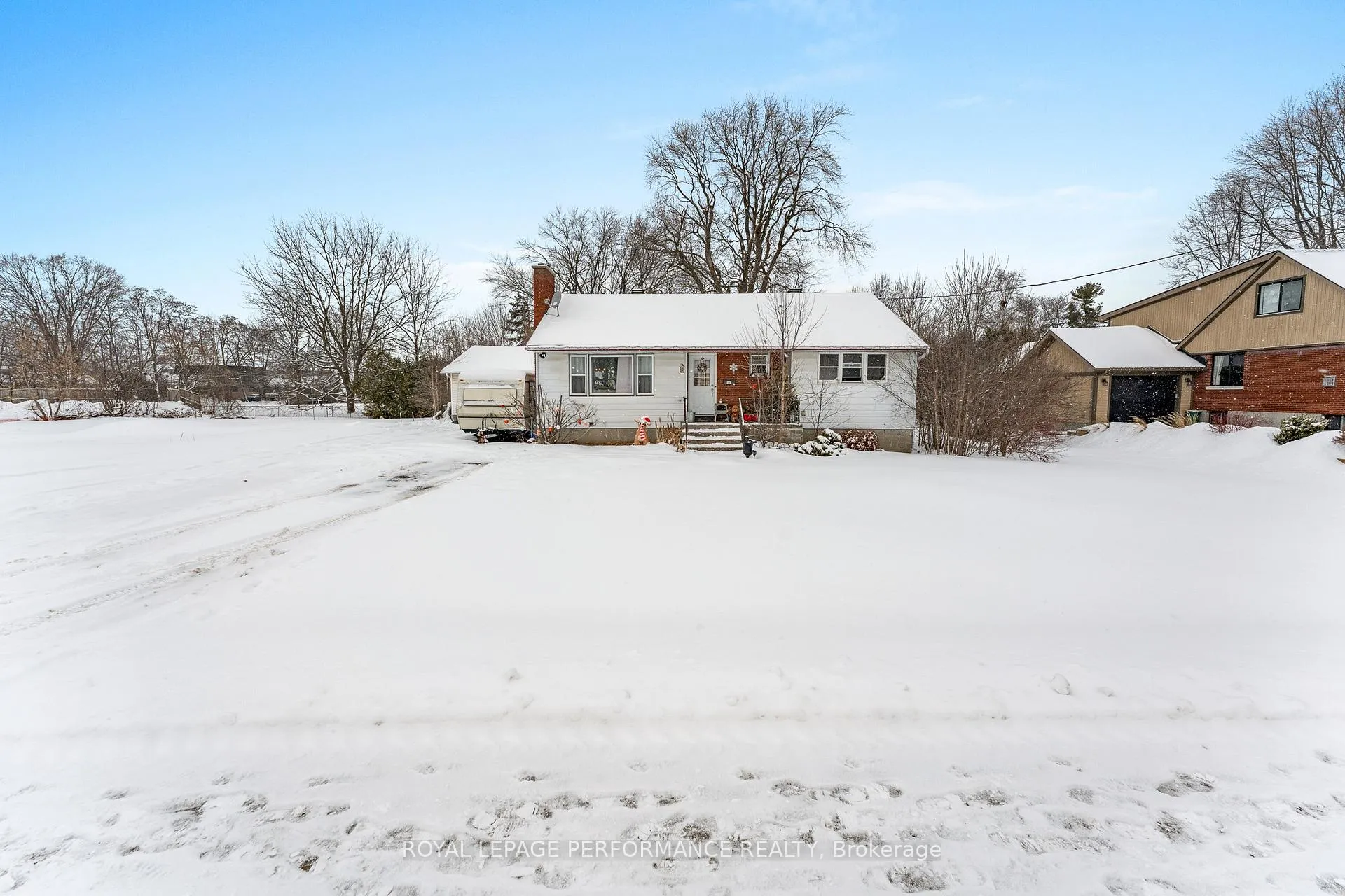 Photo 2 of 191 Norice Street, Ottawa, Meadowlands/Crestview — HOMEH