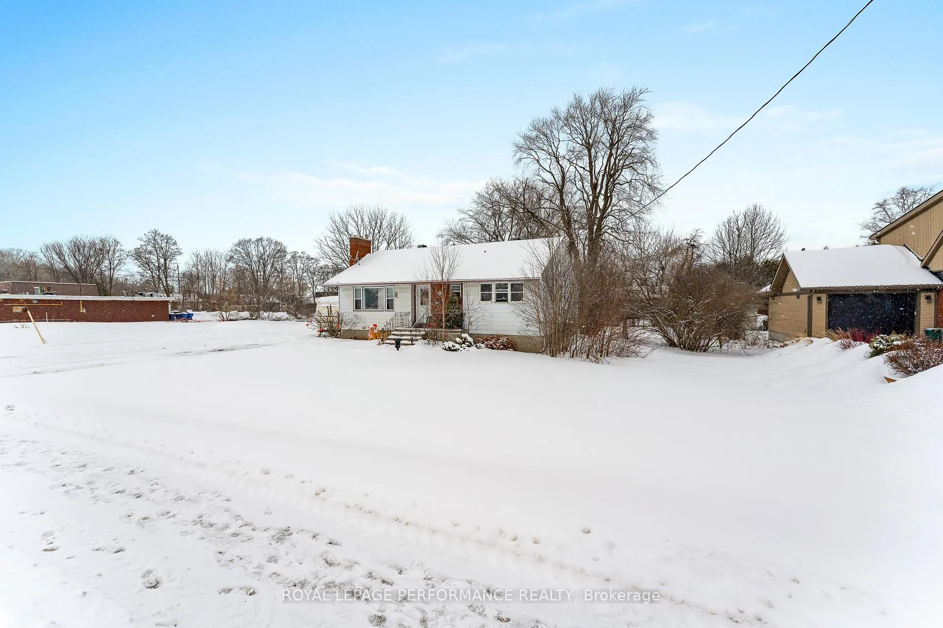 Photo 4 of 191 Norice Street, Ottawa, Meadowlands/Crestview — HOMEH