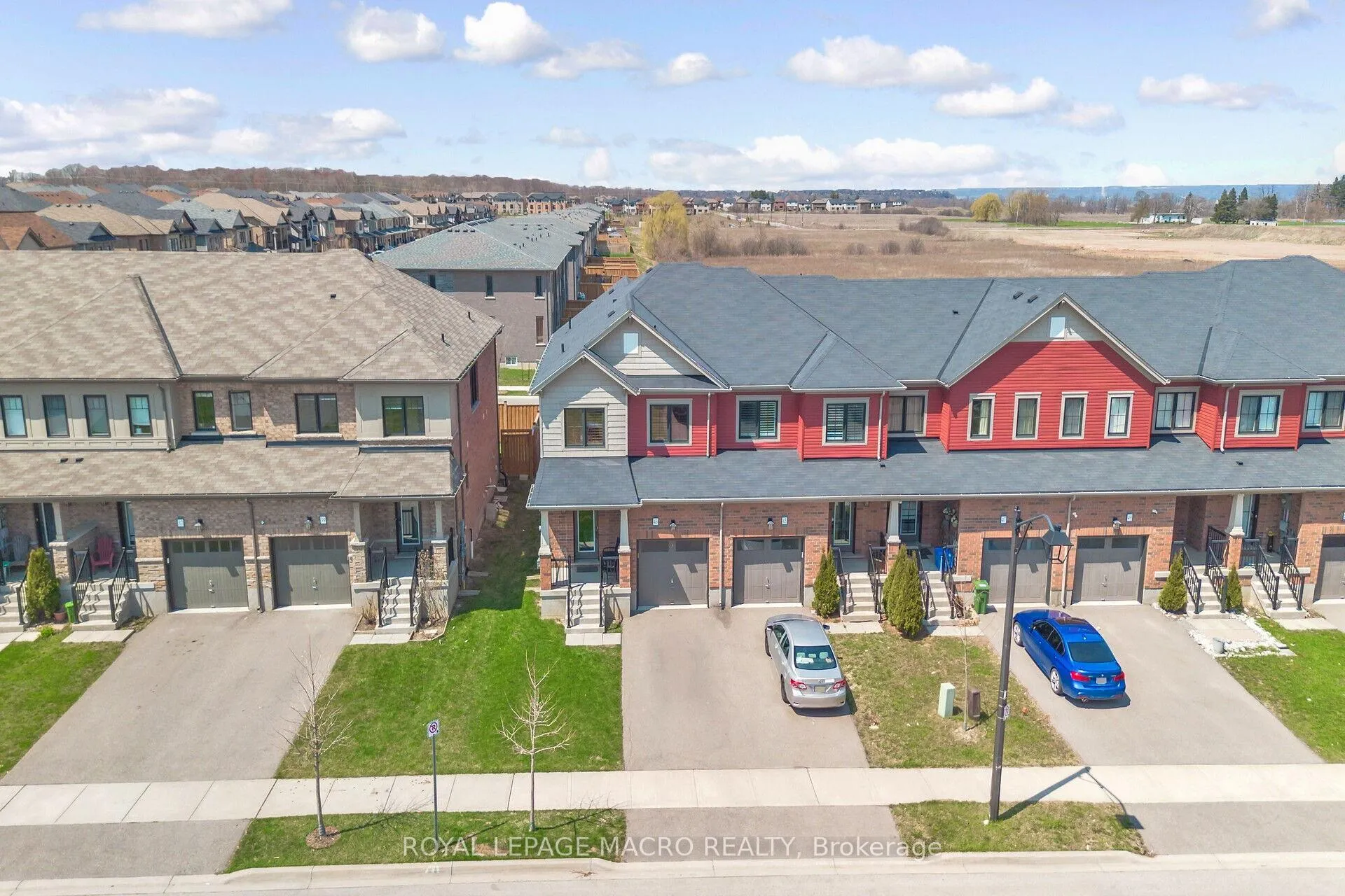 Photo 2 of 43 Sherway Street, Hamilton, Stoney Creek — HOMEH