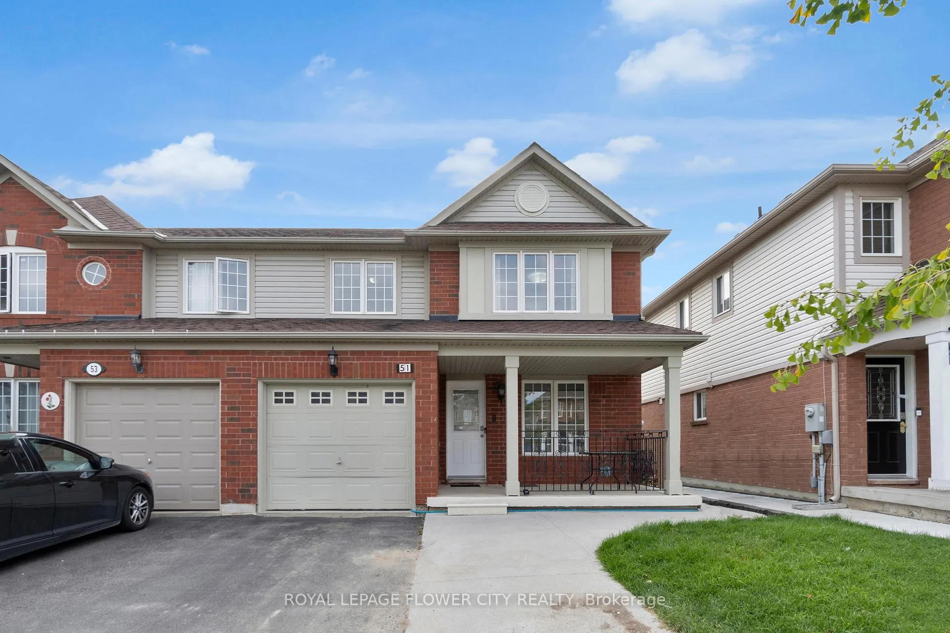 Photo 4 of 51 Sweetwood Circle, Brampton, Fletcher's Meadow — HOMEH