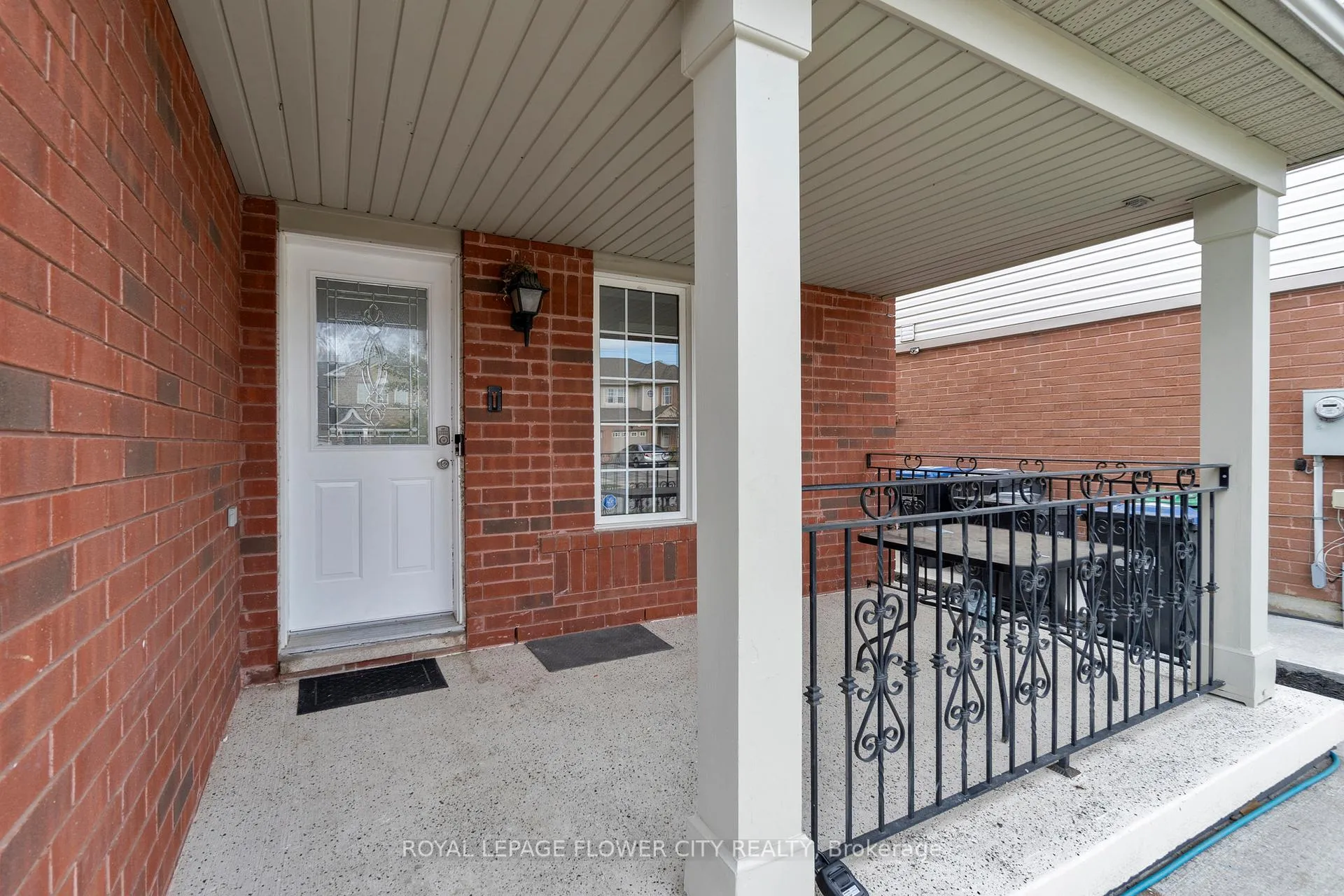 Photo 5 of 51 Sweetwood Circle, Brampton, Fletcher's Meadow — HOMEH